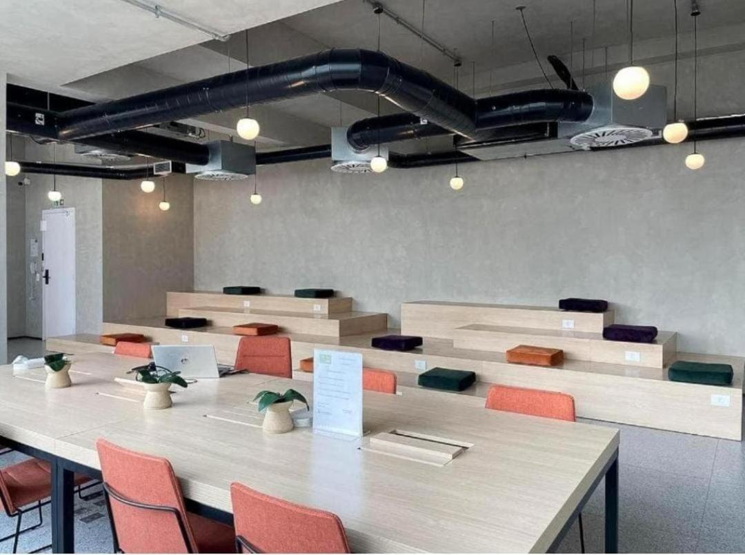Studio Elegante & Moderno com Mezanino No Coração de Moema