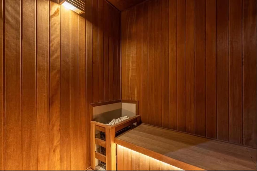 Studio Elegante & Moderno com Mezanino No Coração de Moema