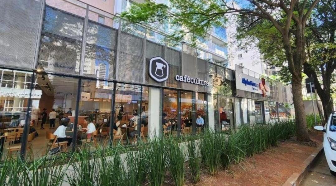 Studio Elegante & Moderno com Mezanino No Coração de Moema