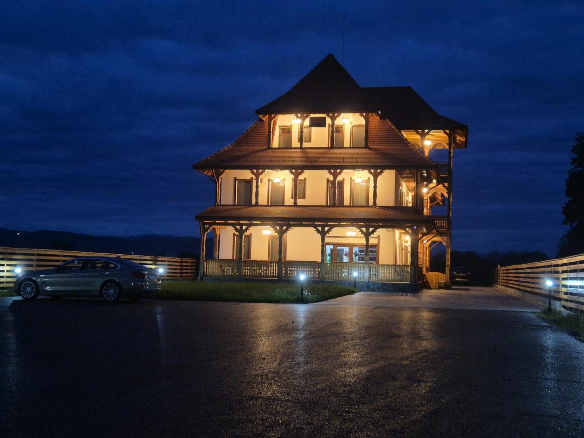 Zestrea Maramureșului Săpânța