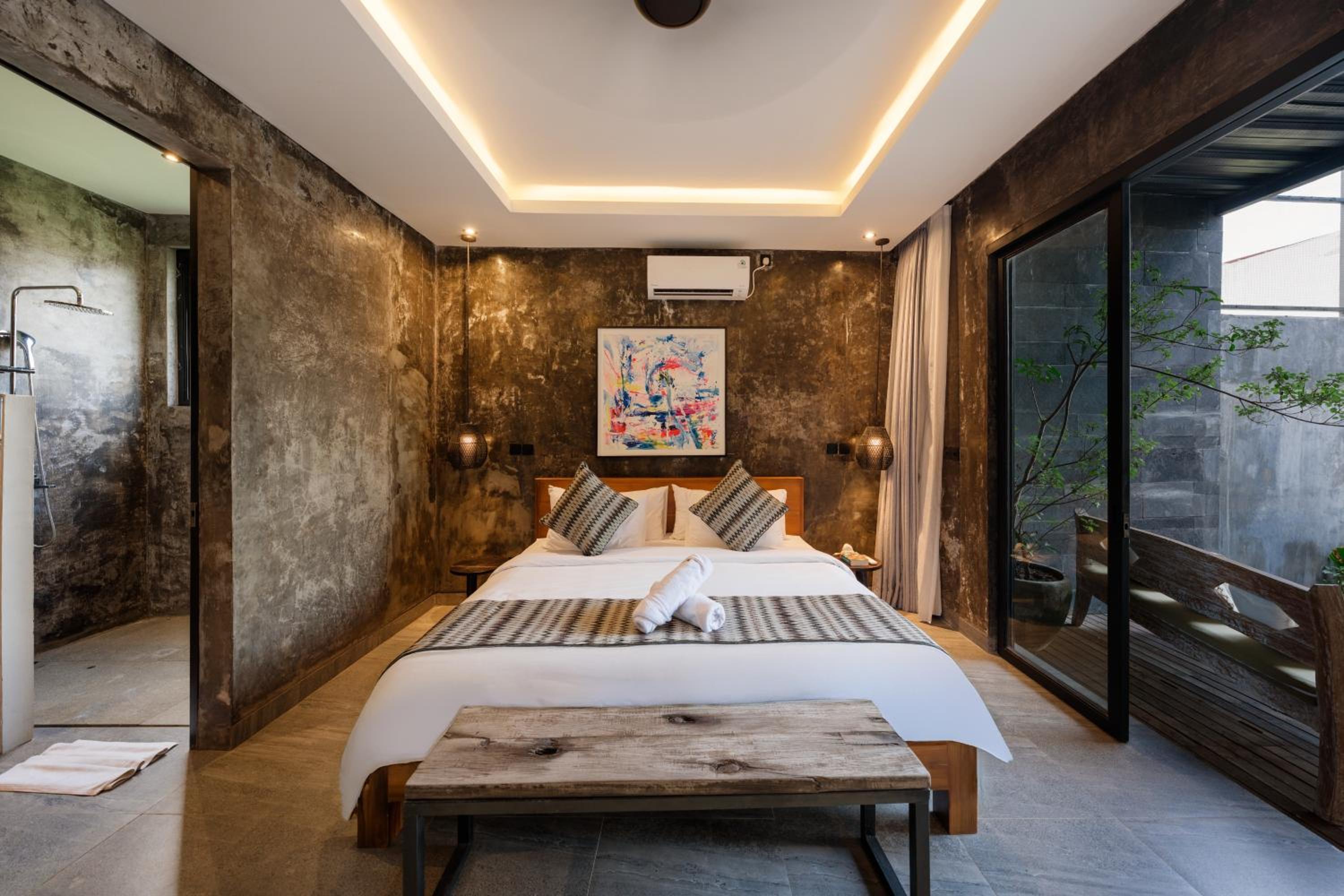 Modern Artistic 5BR Haven in Canggu Berawa
