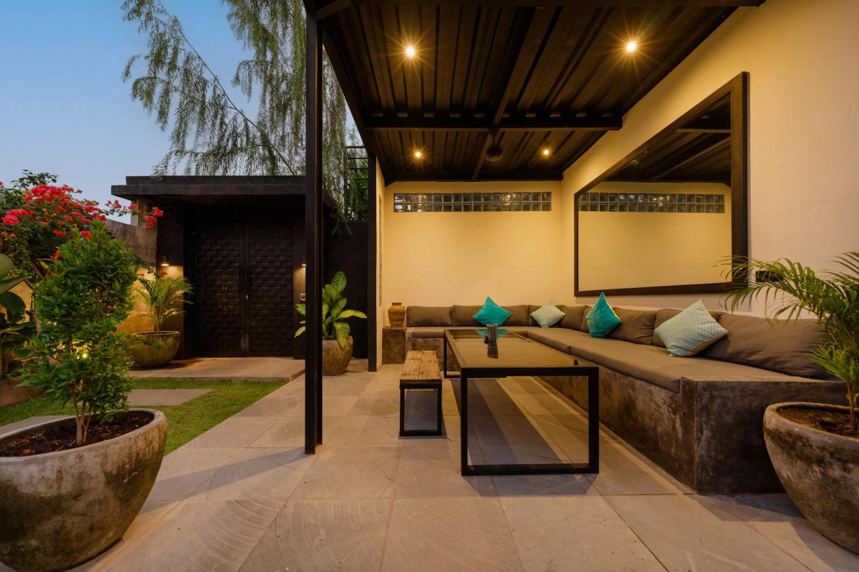 Modern Artistic 5BR Haven in Canggu Berawa