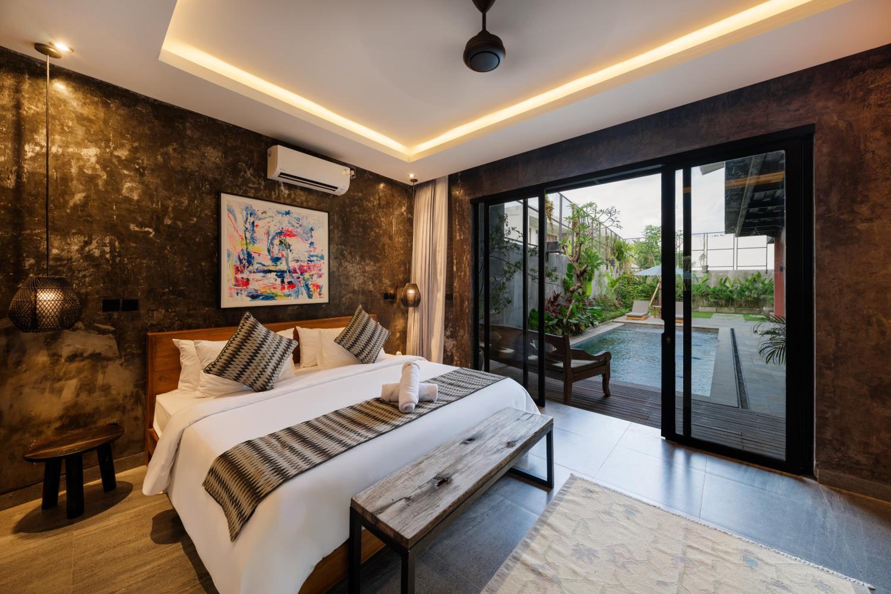 Modern Artistic 5BR Haven in Canggu Berawa