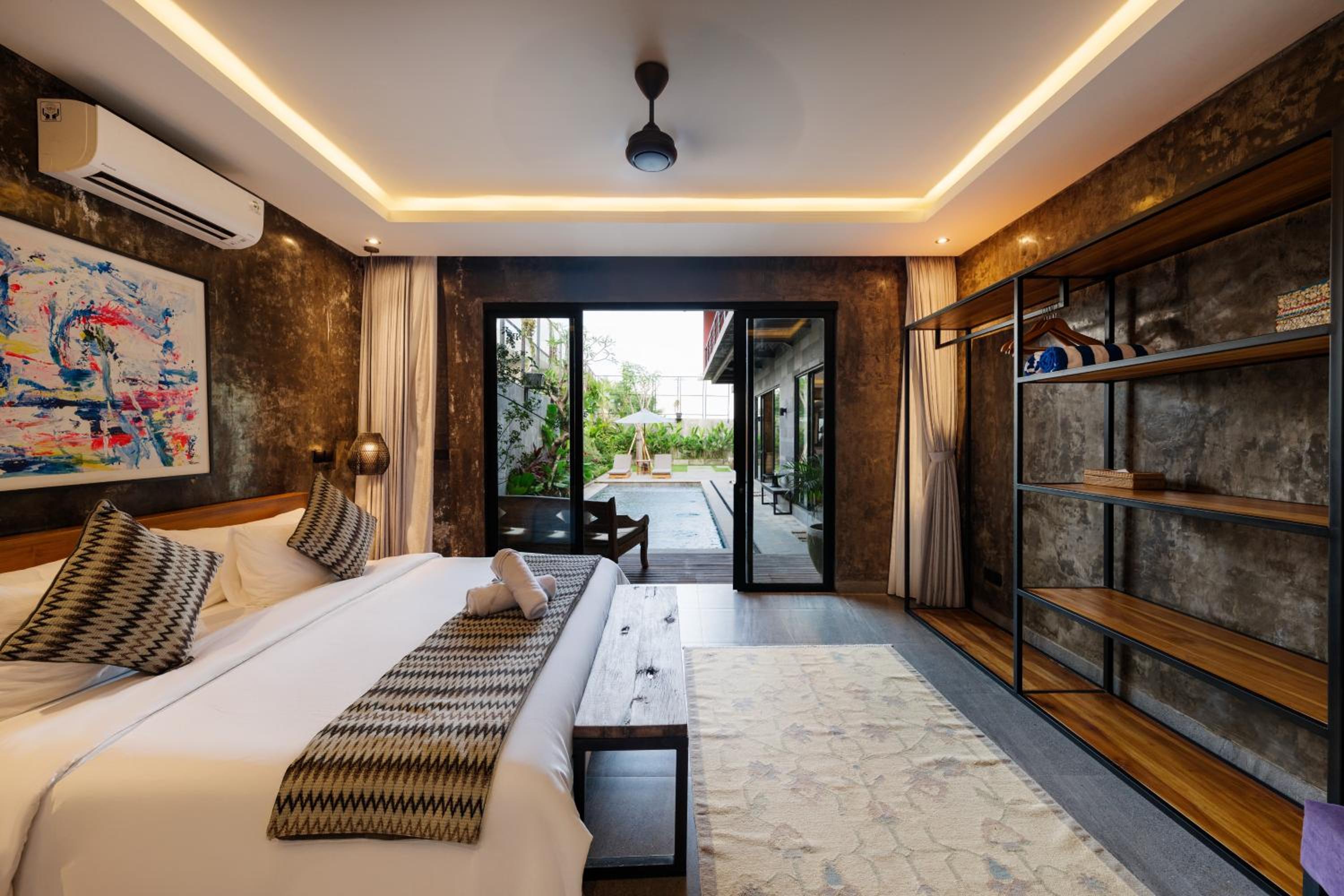 Modern Artistic 5BR Haven in Canggu Berawa