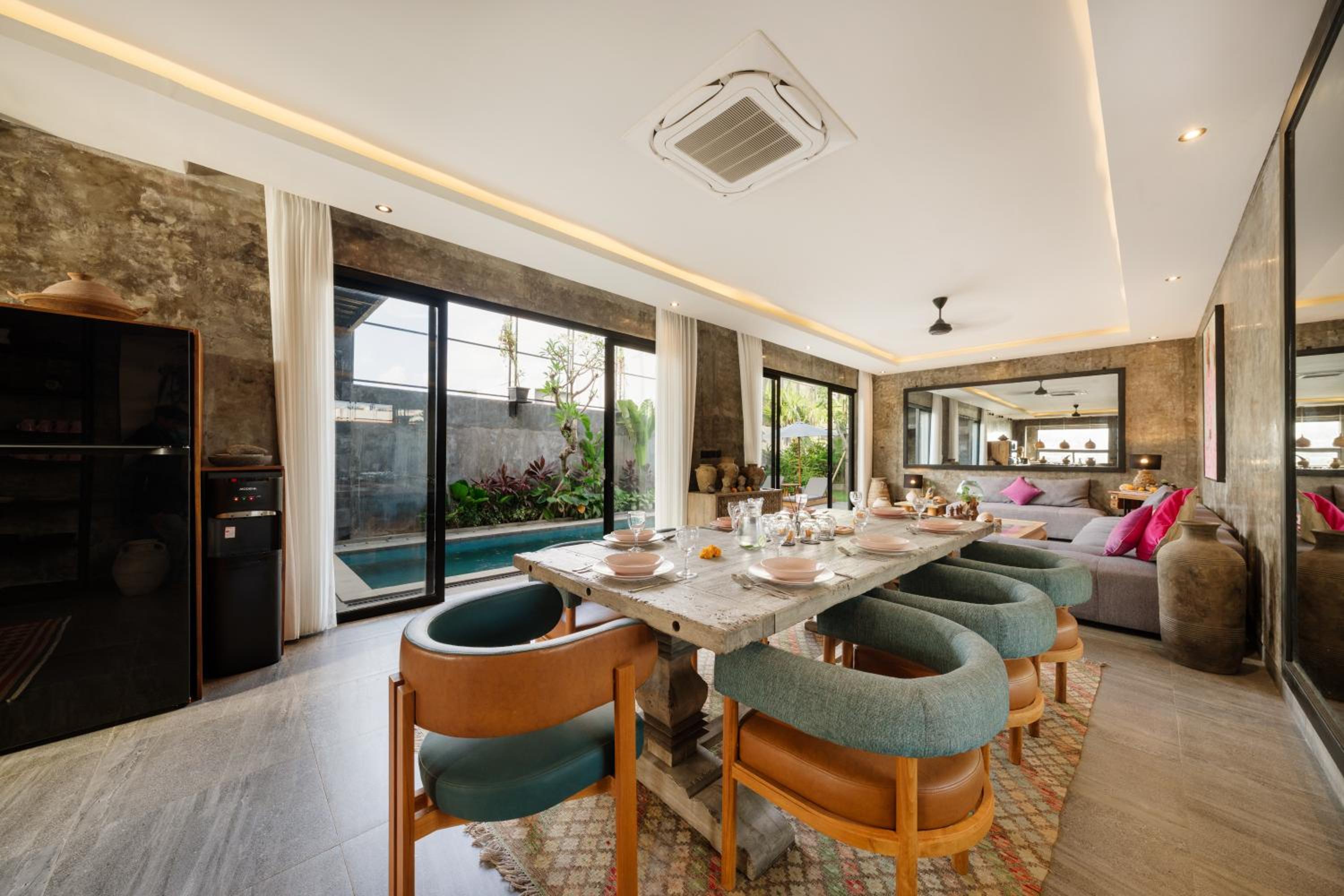Modern Artistic 5BR Haven in Canggu Berawa