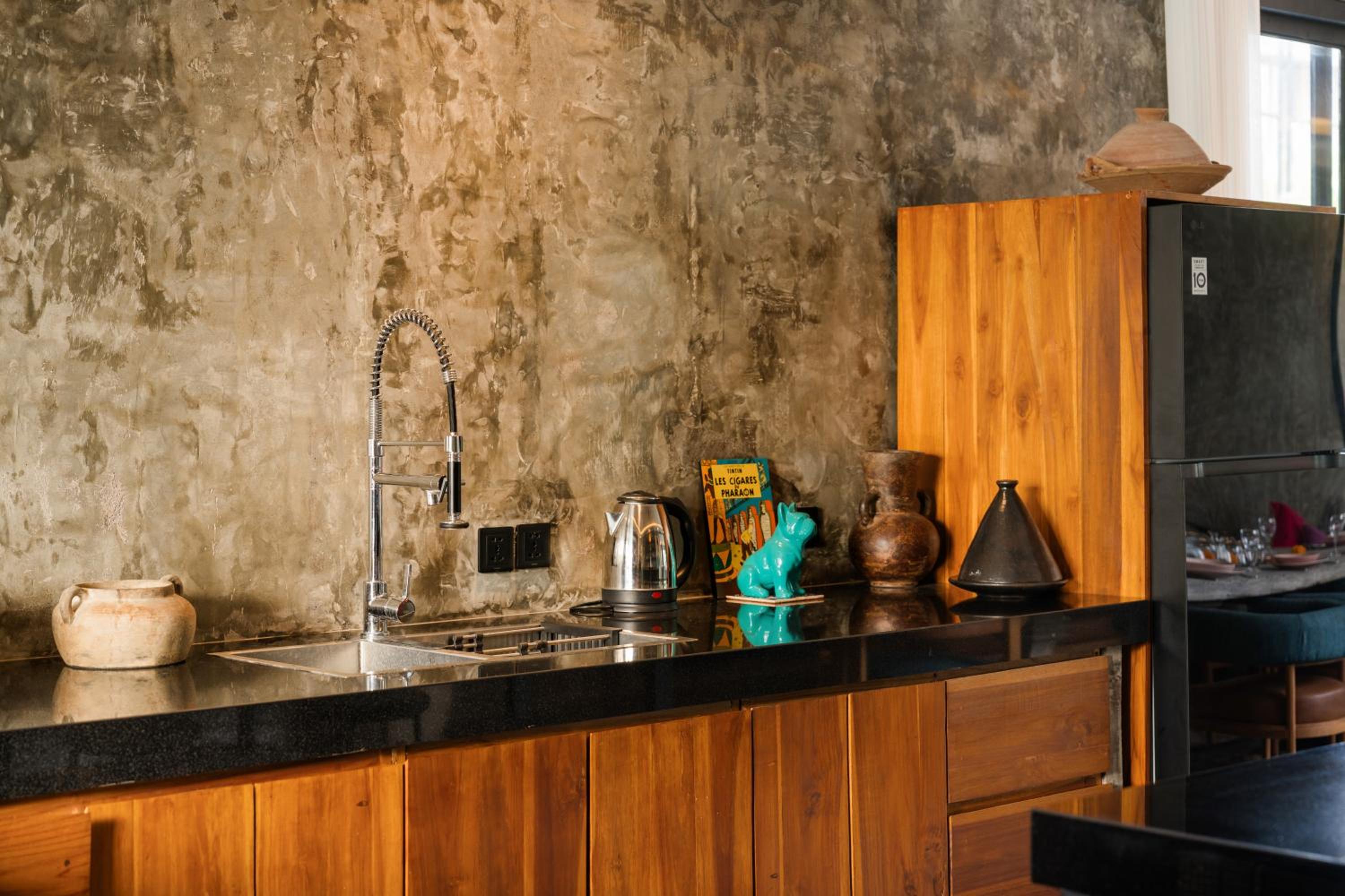 Modern Artistic 5BR Haven in Canggu Berawa