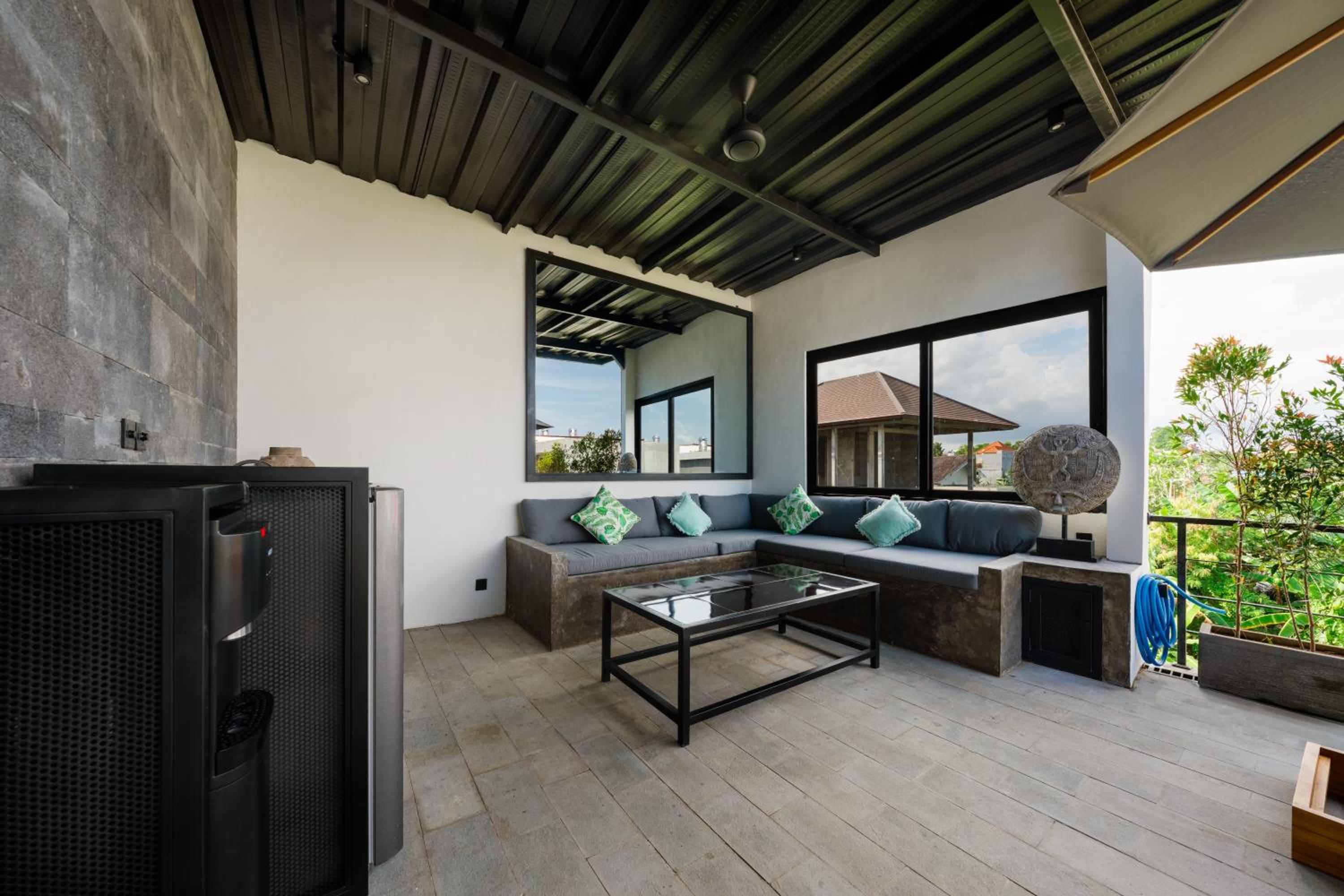 Modern Artistic 5BR Haven in Canggu Berawa