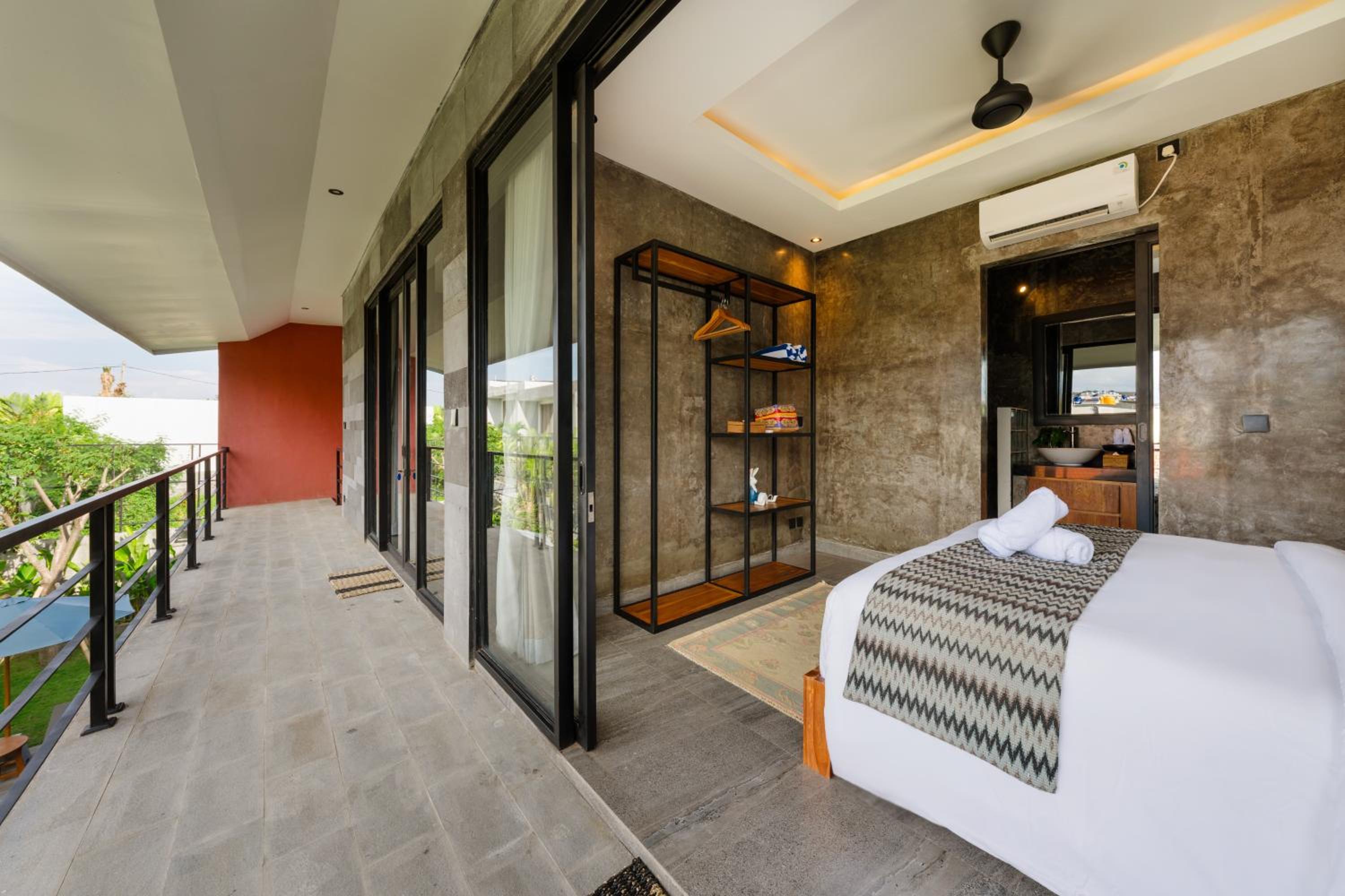 Modern Artistic 5BR Haven in Canggu Berawa