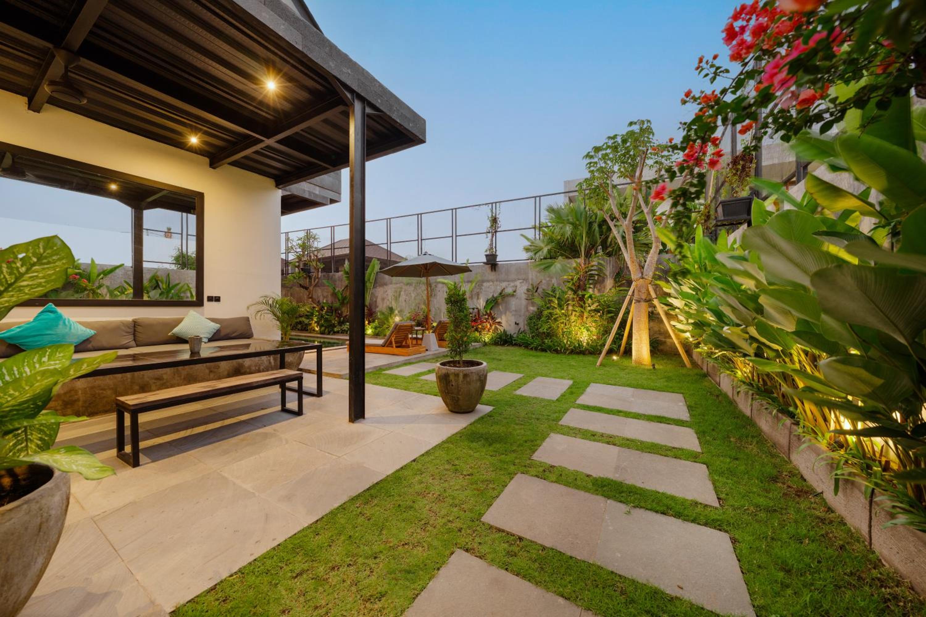 Modern Artistic 5BR Haven in Canggu Berawa