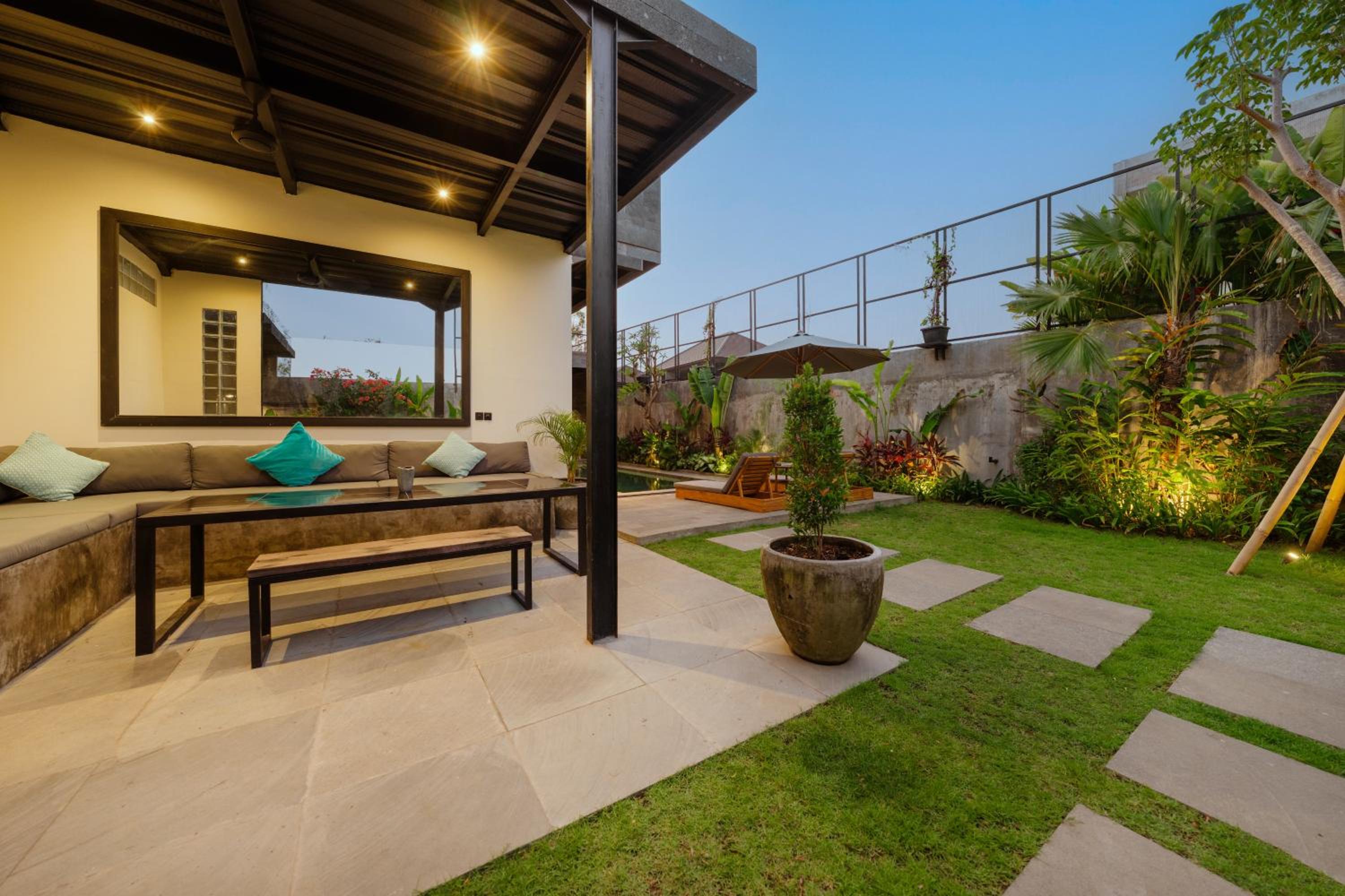 Modern Artistic 5BR Haven in Canggu Berawa