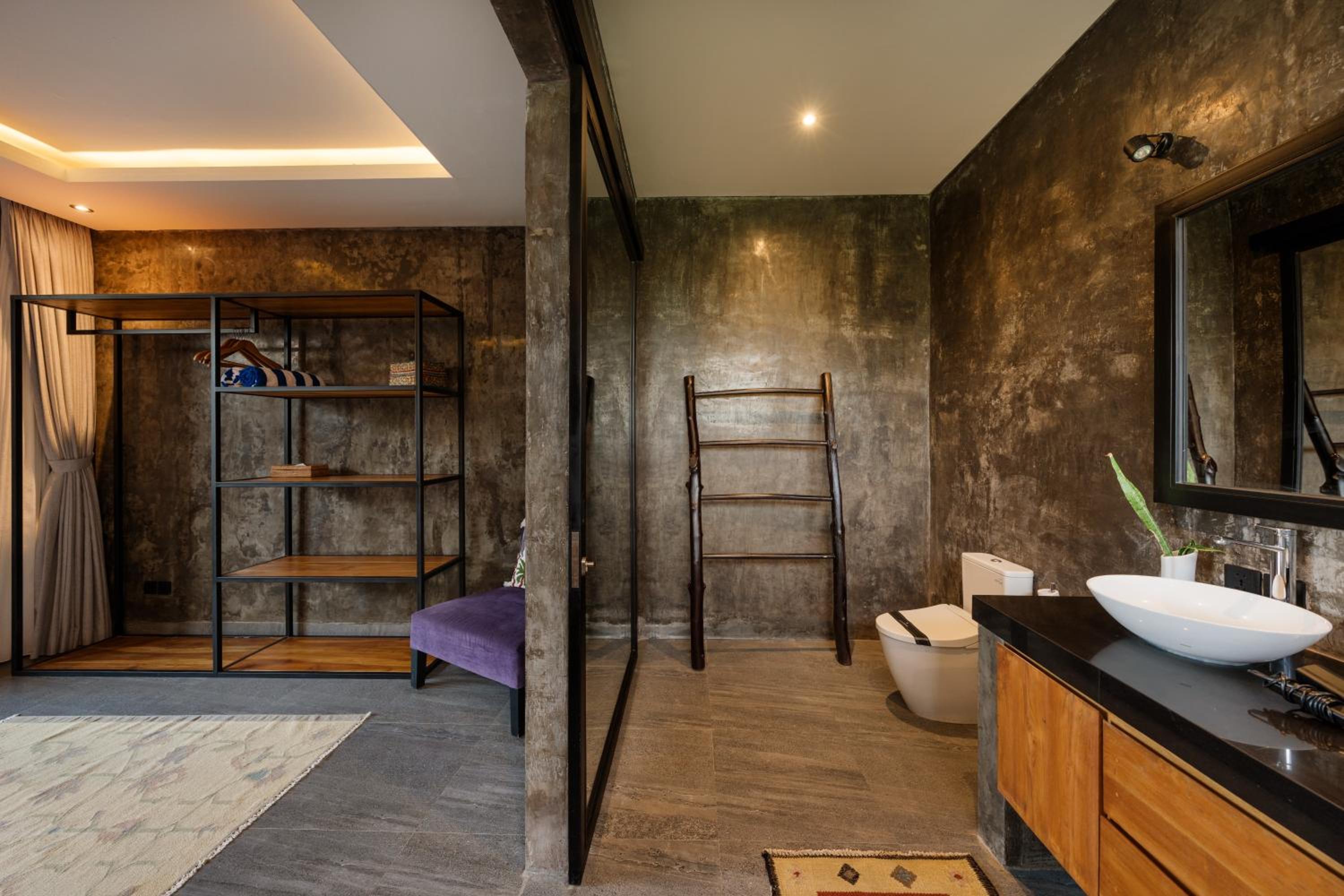 Modern Artistic 5BR Haven in Canggu Berawa