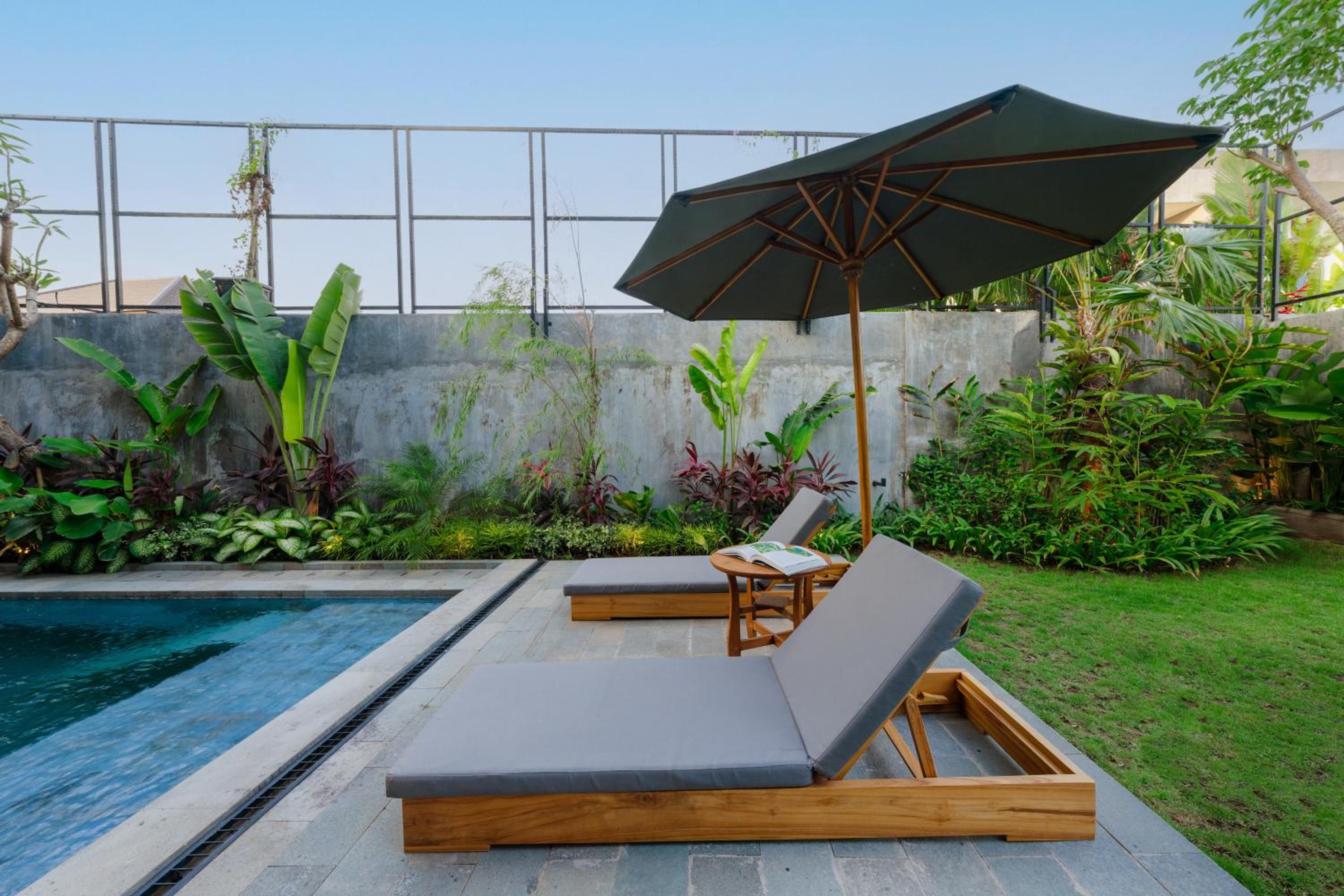 Modern Artistic 5BR Haven in Canggu Berawa