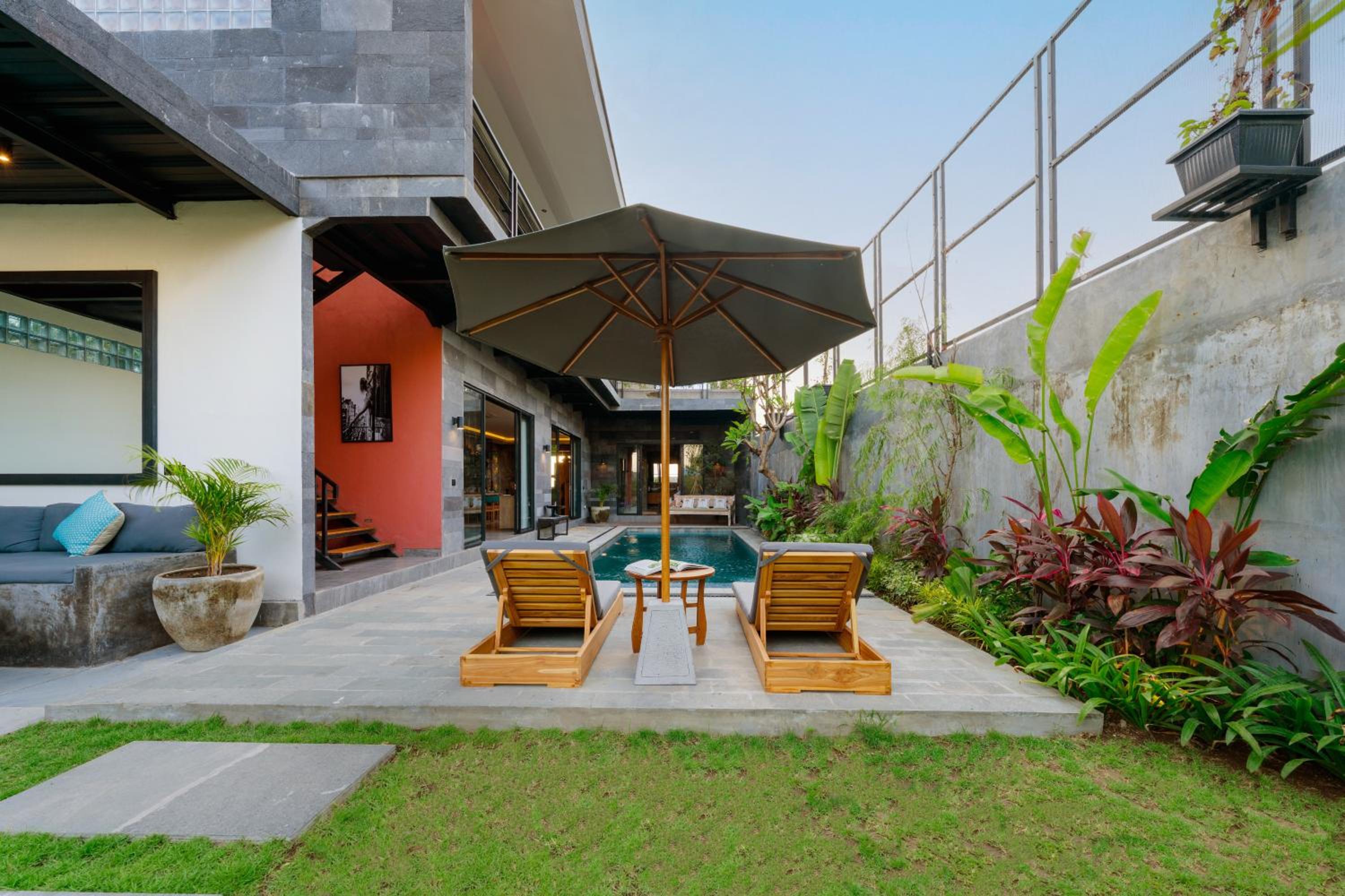 Modern Artistic 5BR Haven in Canggu Berawa