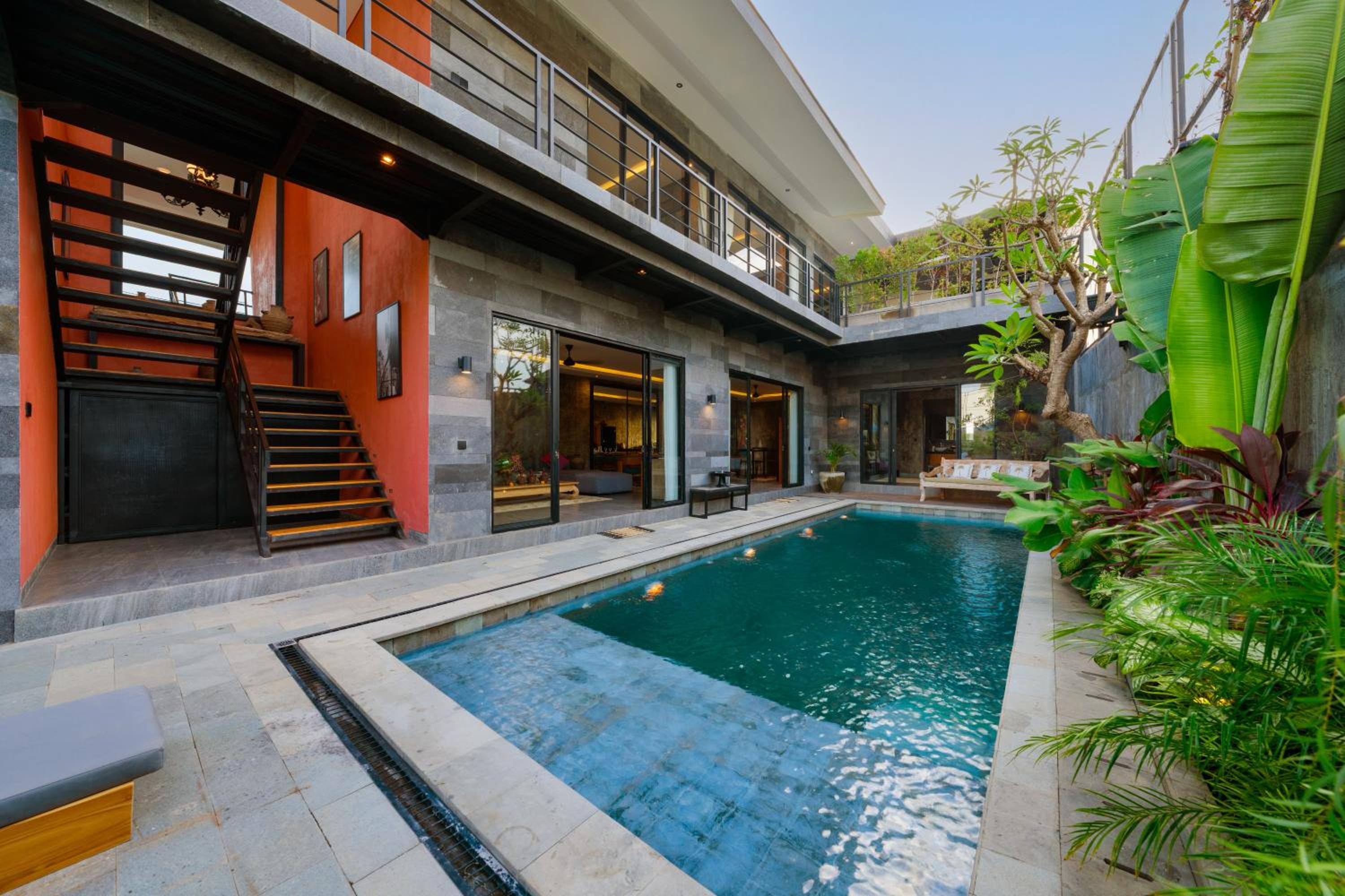 Modern Artistic 5BR Haven in Canggu Berawa