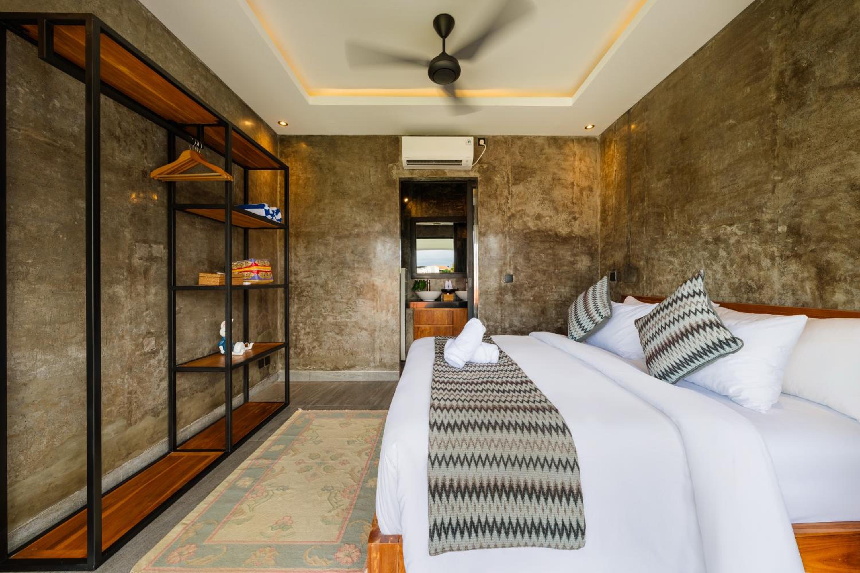 Modern Artistic 5BR Haven in Canggu Berawa
