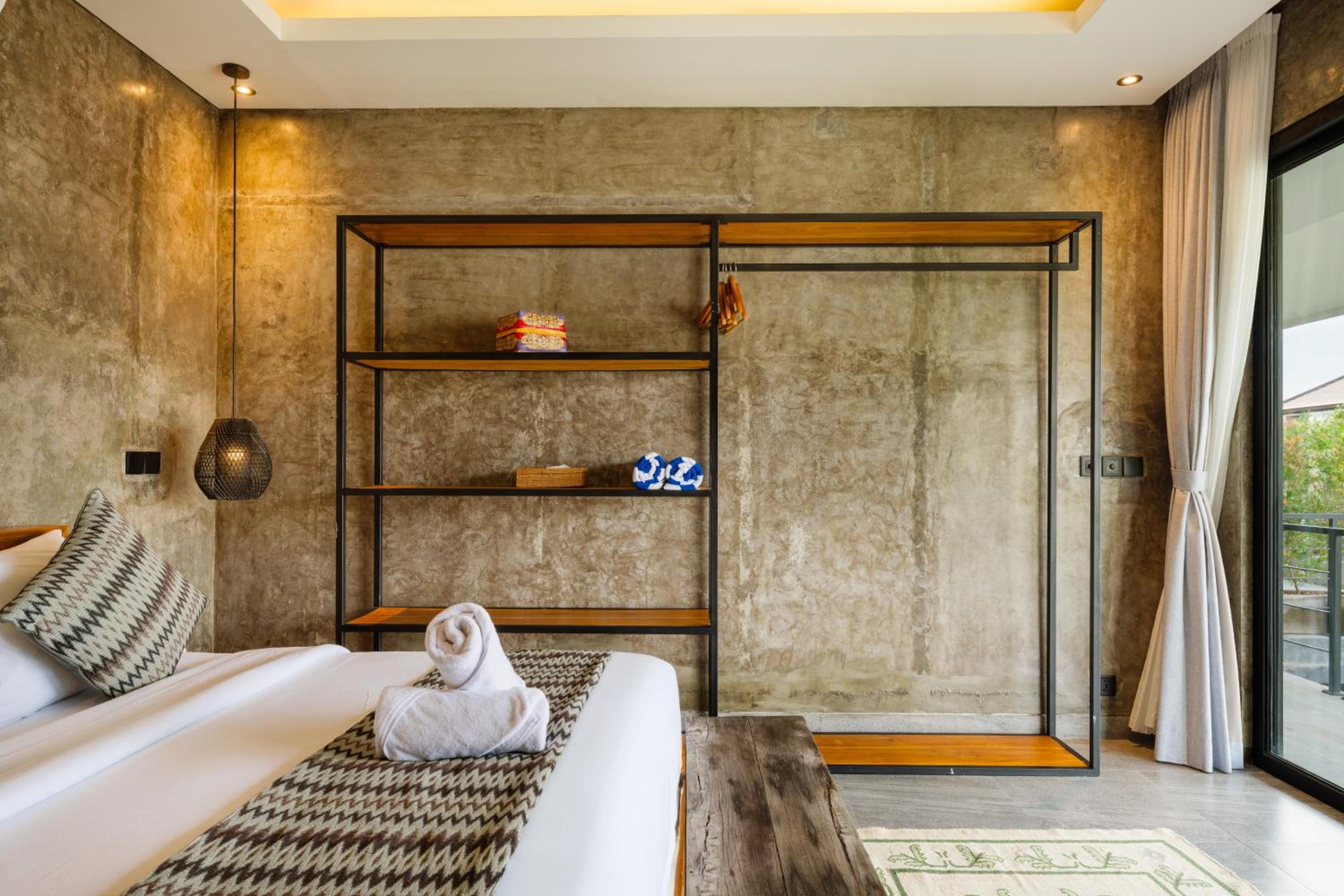 Modern Artistic 5BR Haven in Canggu Berawa