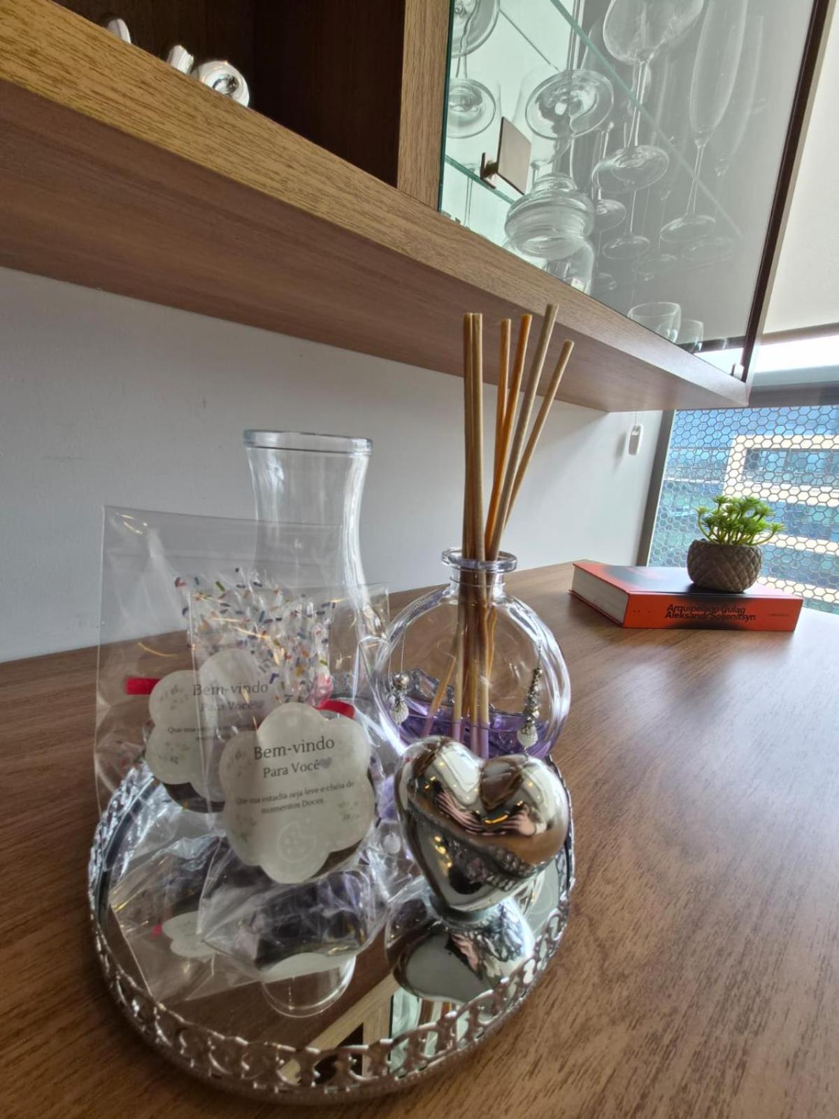 Studio Elegante & Moderno com Mezanino No Coração de Moema