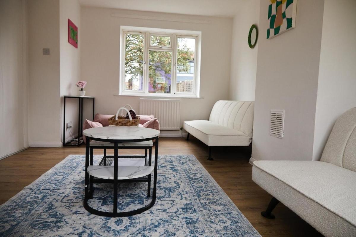 Stylish Wembley Home with Hot Tub, Parking & Garden