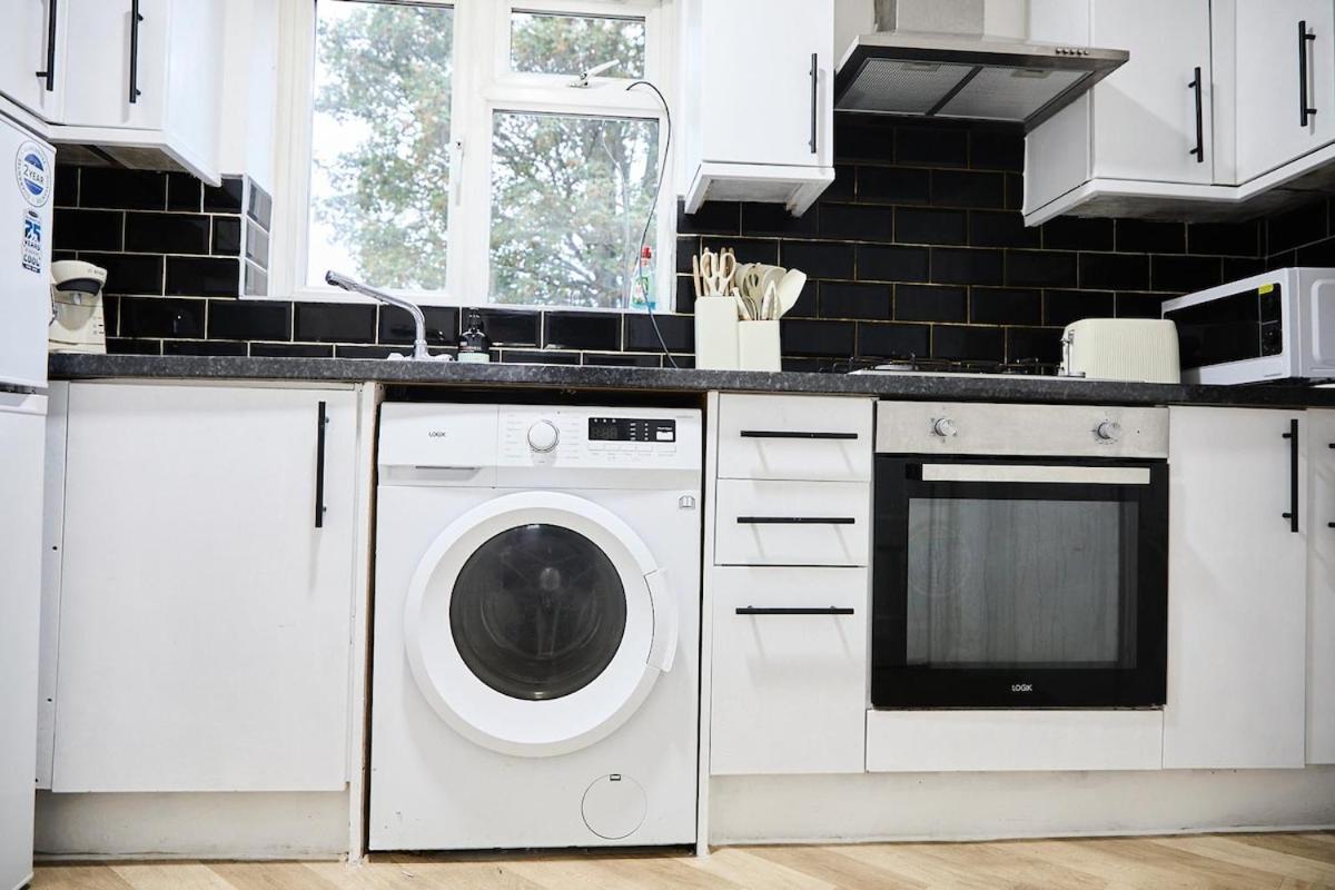 Stylish Wembley Home with Hot Tub, Parking & Garden