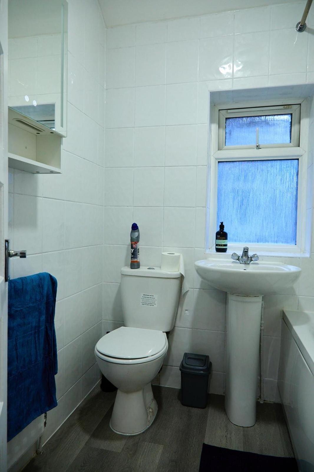 Stylish Wembley Home with Hot Tub, Parking & Garden