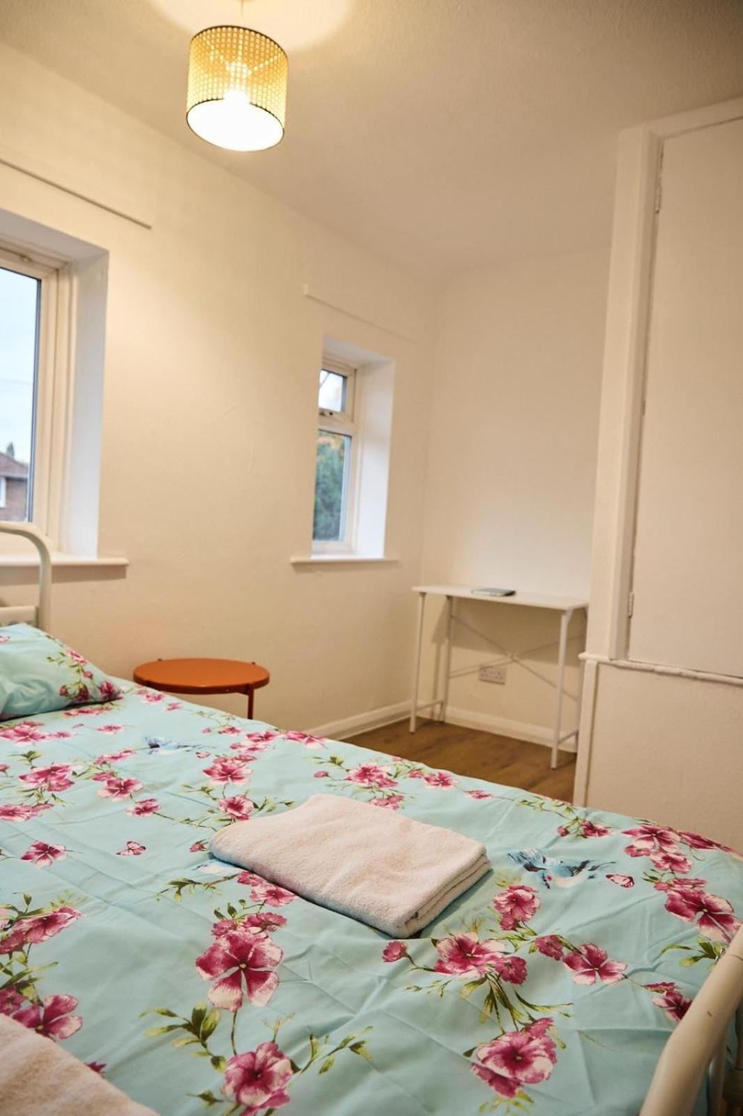 Stylish Wembley Home with Hot Tub, Parking & Garden