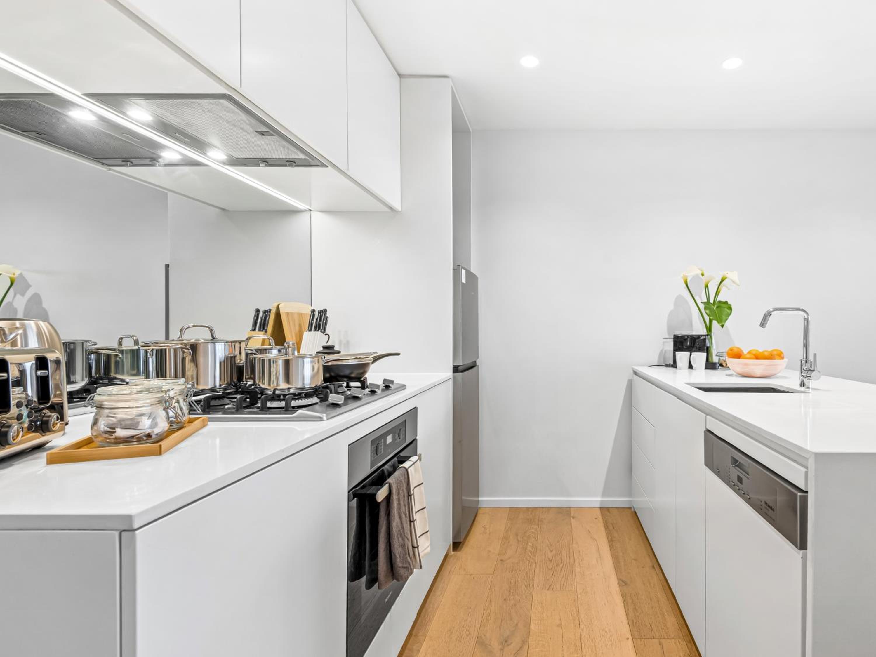 3BR Southbank Executive Apartment, Free Parking, Bay Views, Walk to Crown