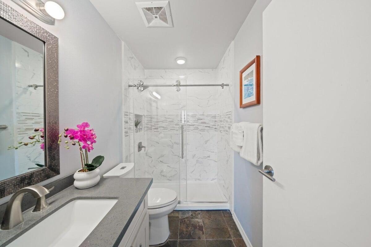 Waiohuli Beach Hale C212 · 2BD Kihei Condo Easy Beach Access