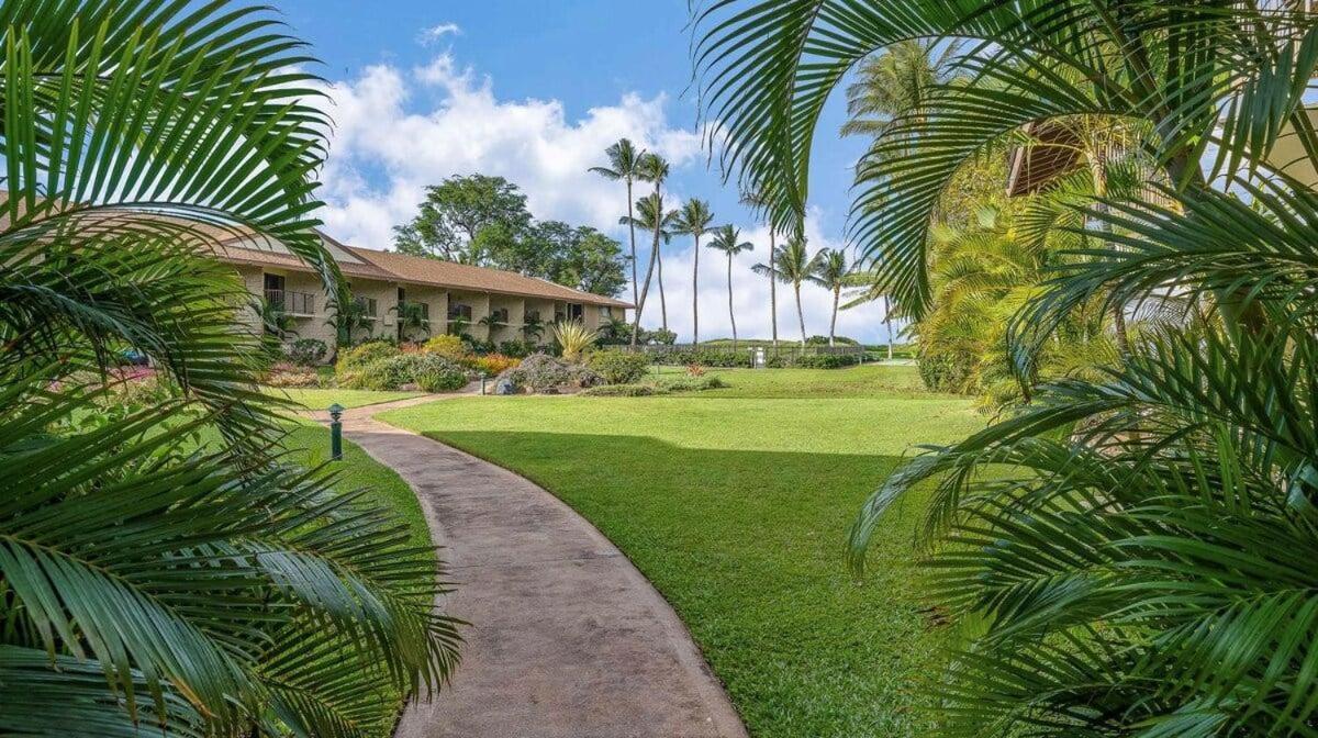 Waiohuli Beach Hale C212 · 2BD Kihei Condo Easy Beach Access