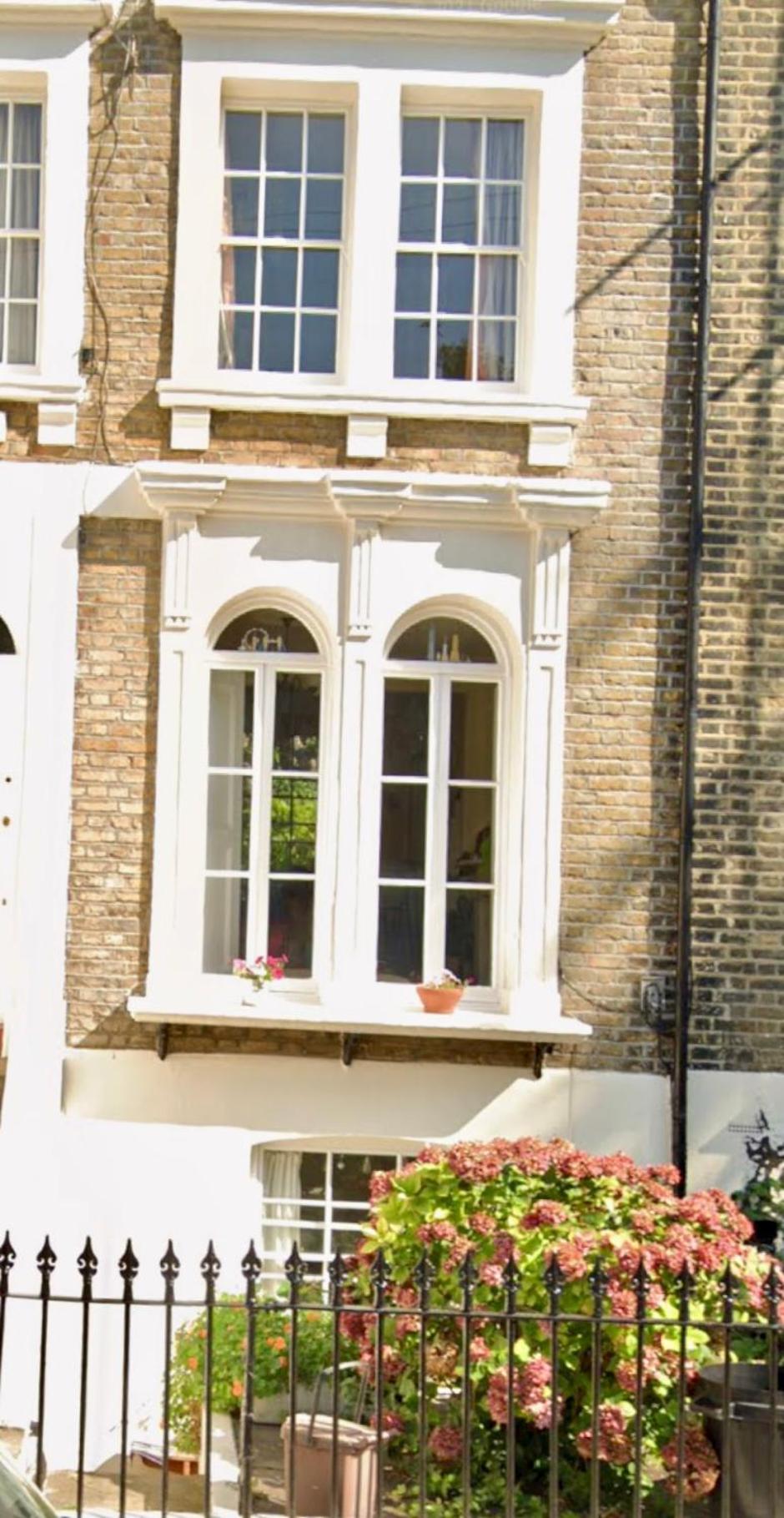 Spacious & Cosy Central London 3-bed Victoria TownHouse, with Private Garden