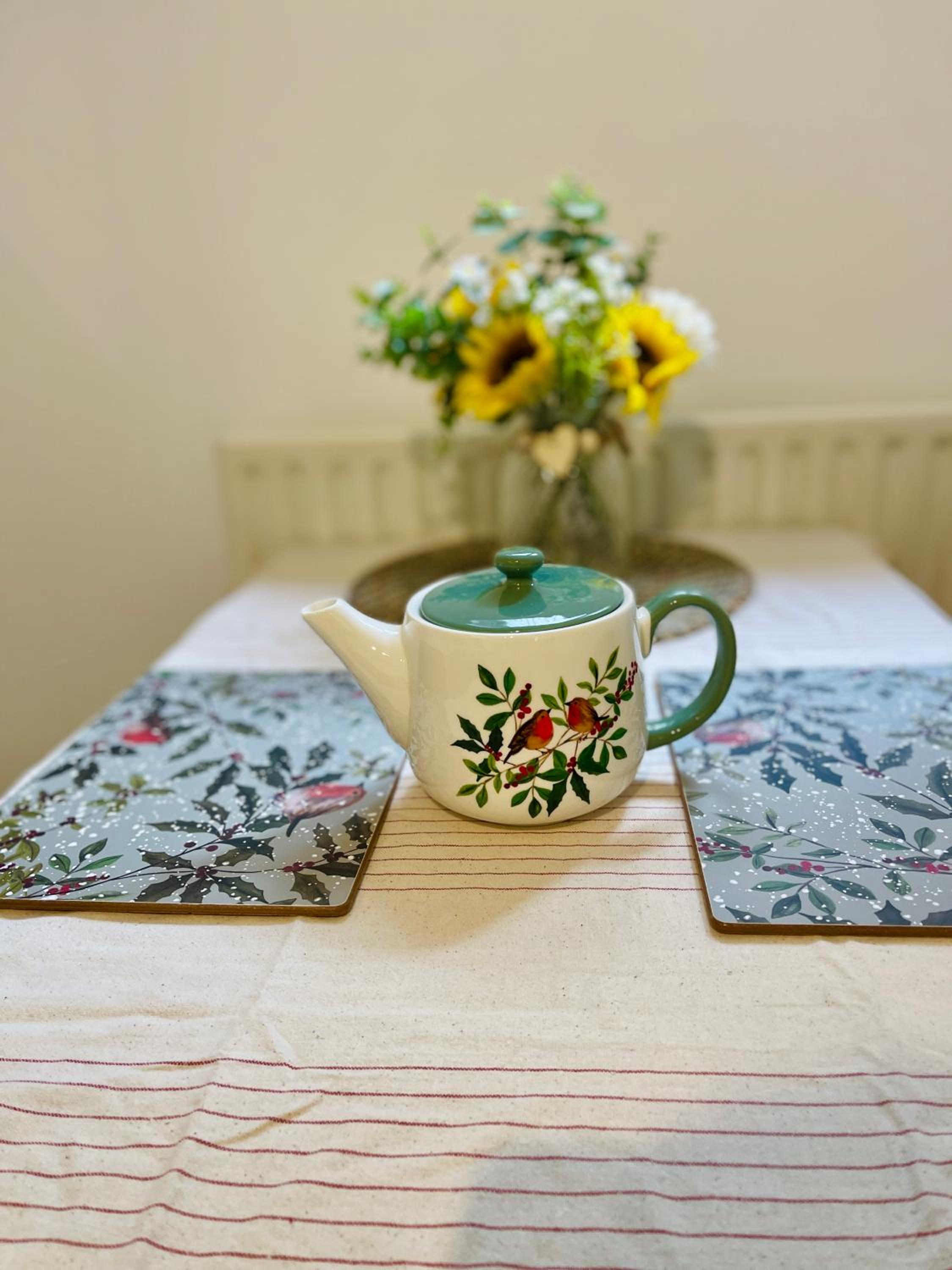 Spacious & Cosy Central London 3-bed Victoria TownHouse, with Private Garden