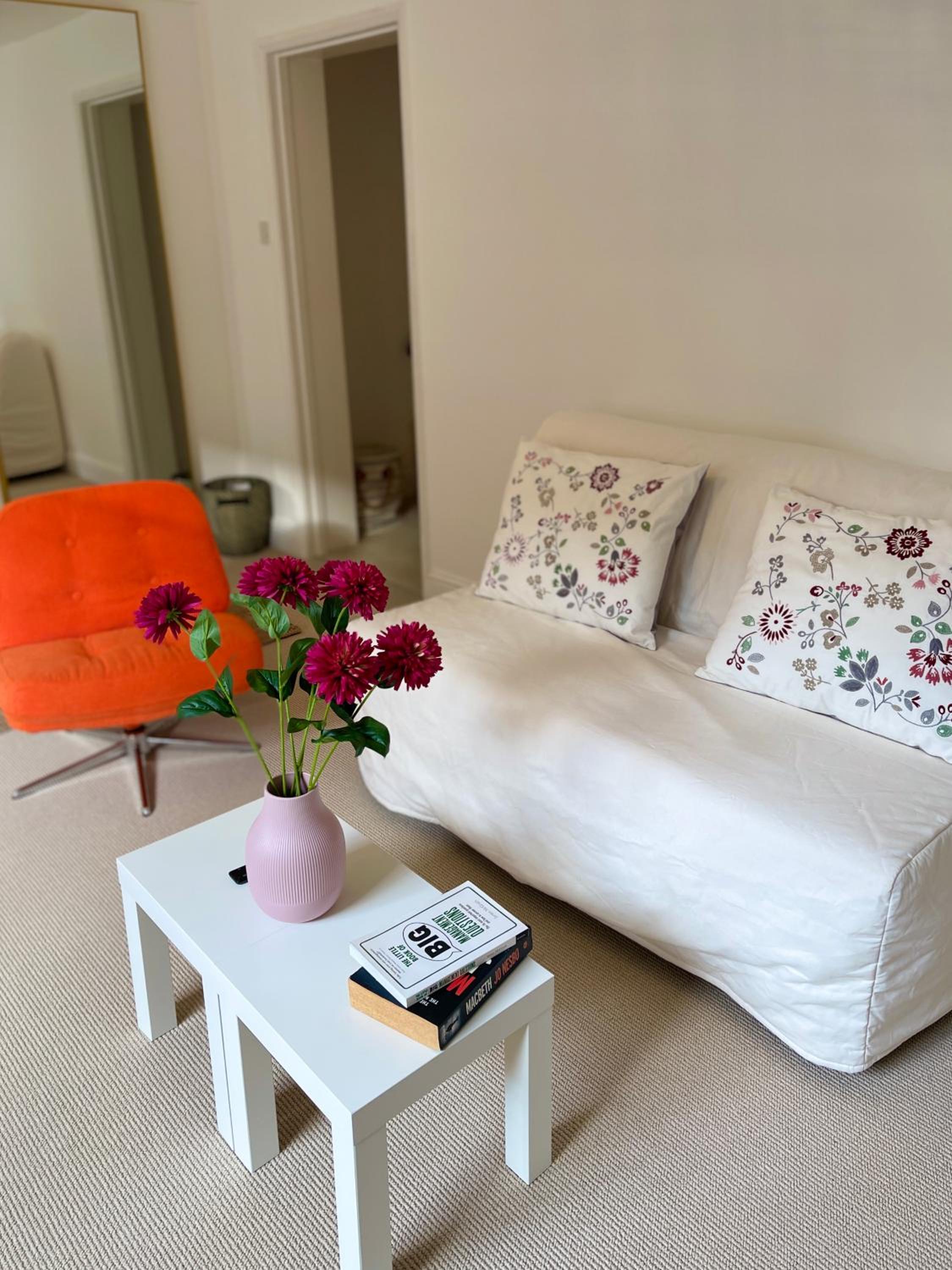 Spacious & Cosy Central London 3-bed Victoria TownHouse, with Private Garden