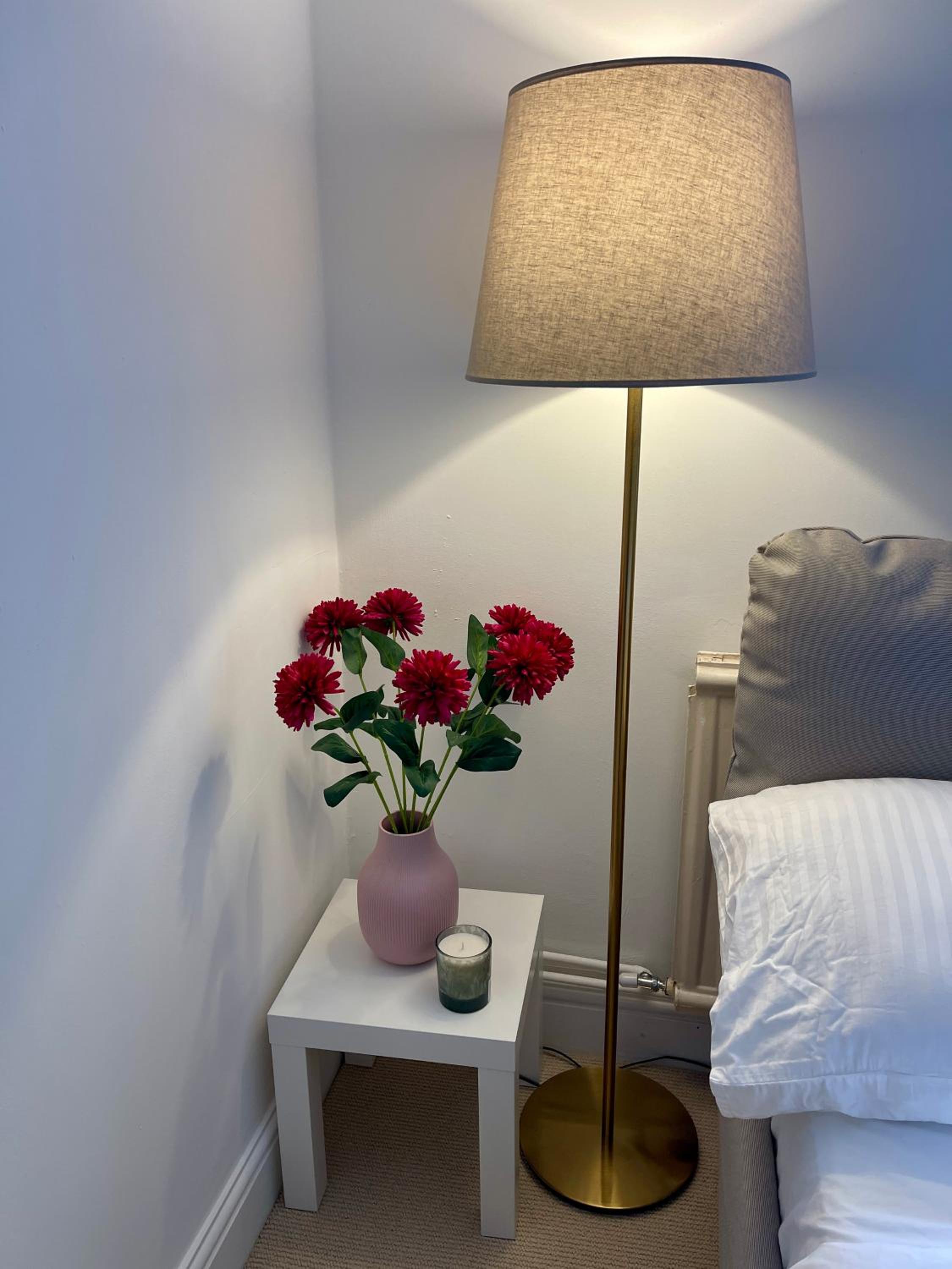 Spacious & Cosy Central London 3-bed Victoria TownHouse, with Private Garden