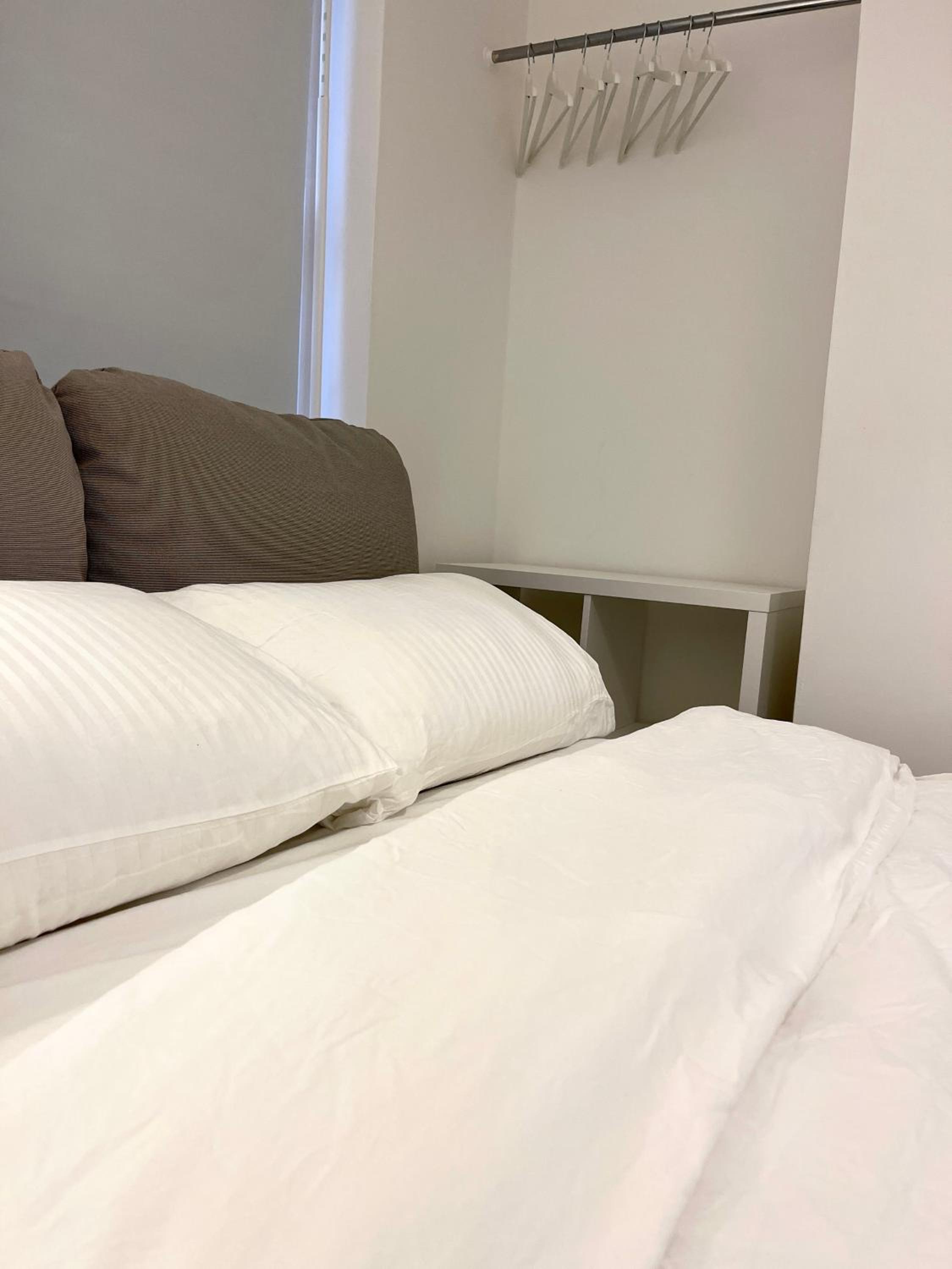 Spacious & Cosy Central London 3-bed Victoria TownHouse, with Private Garden
