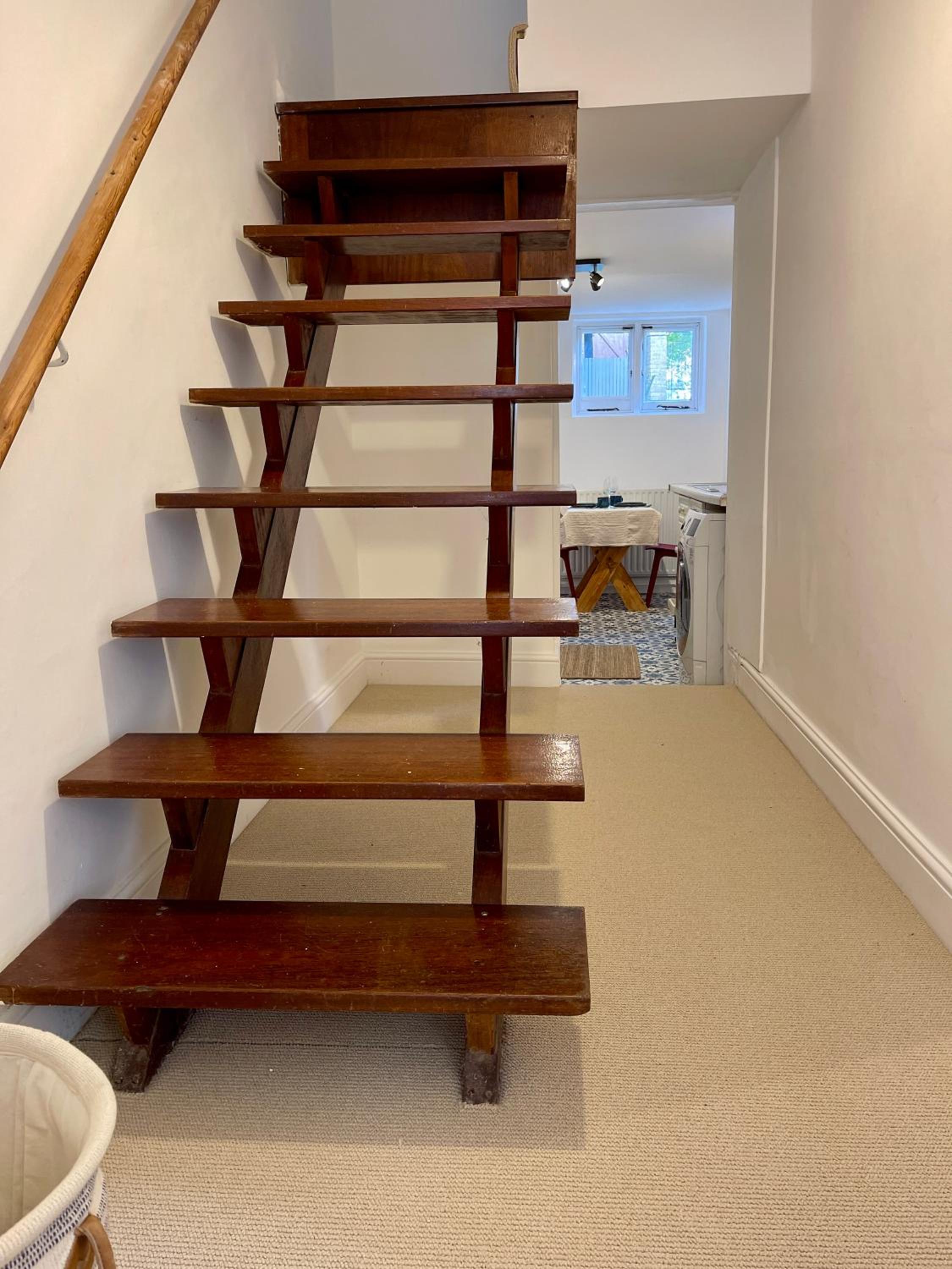 Spacious & Cosy Central London 3-bed Victoria TownHouse, with Private Garden