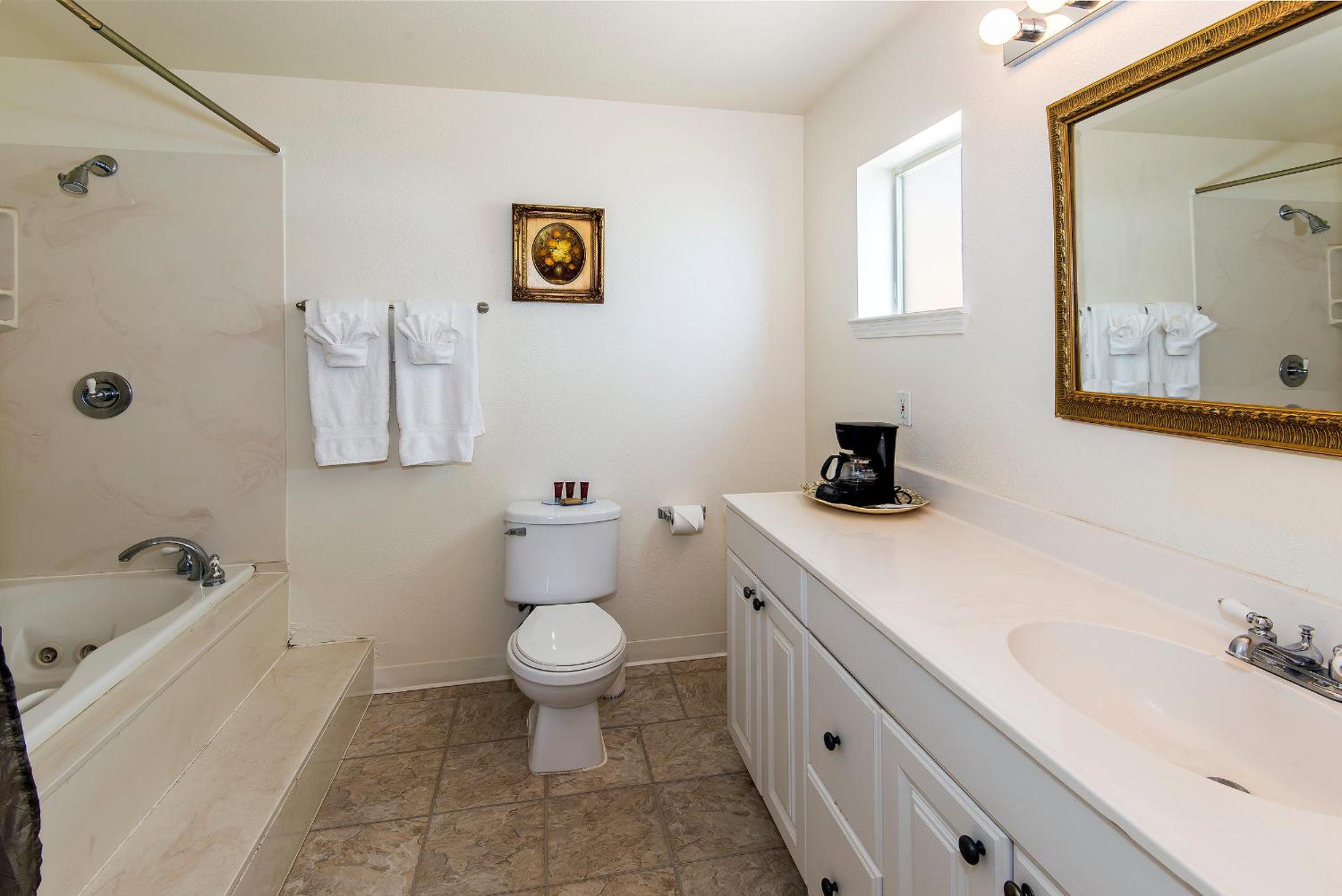 Virginia City Inn - Property Image 35