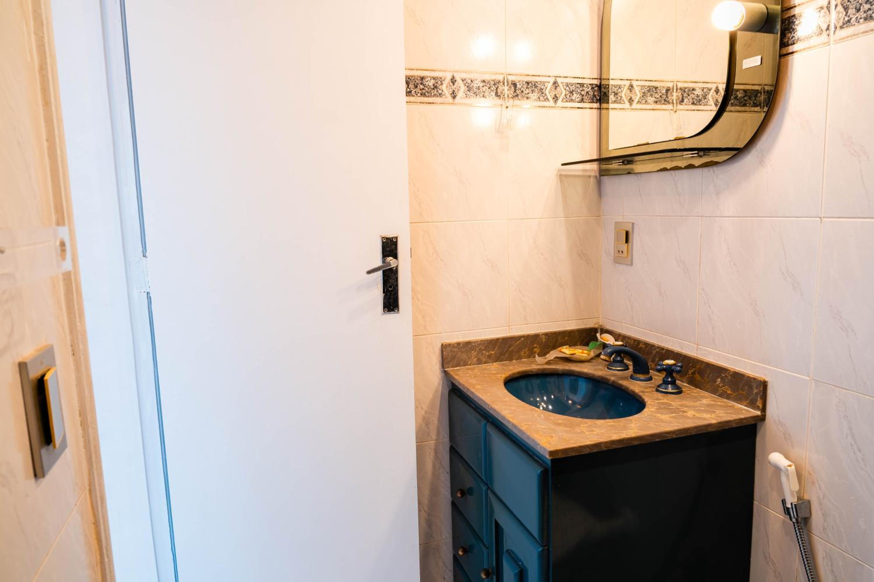 Copacabana Classic - Top Location - Budget flat