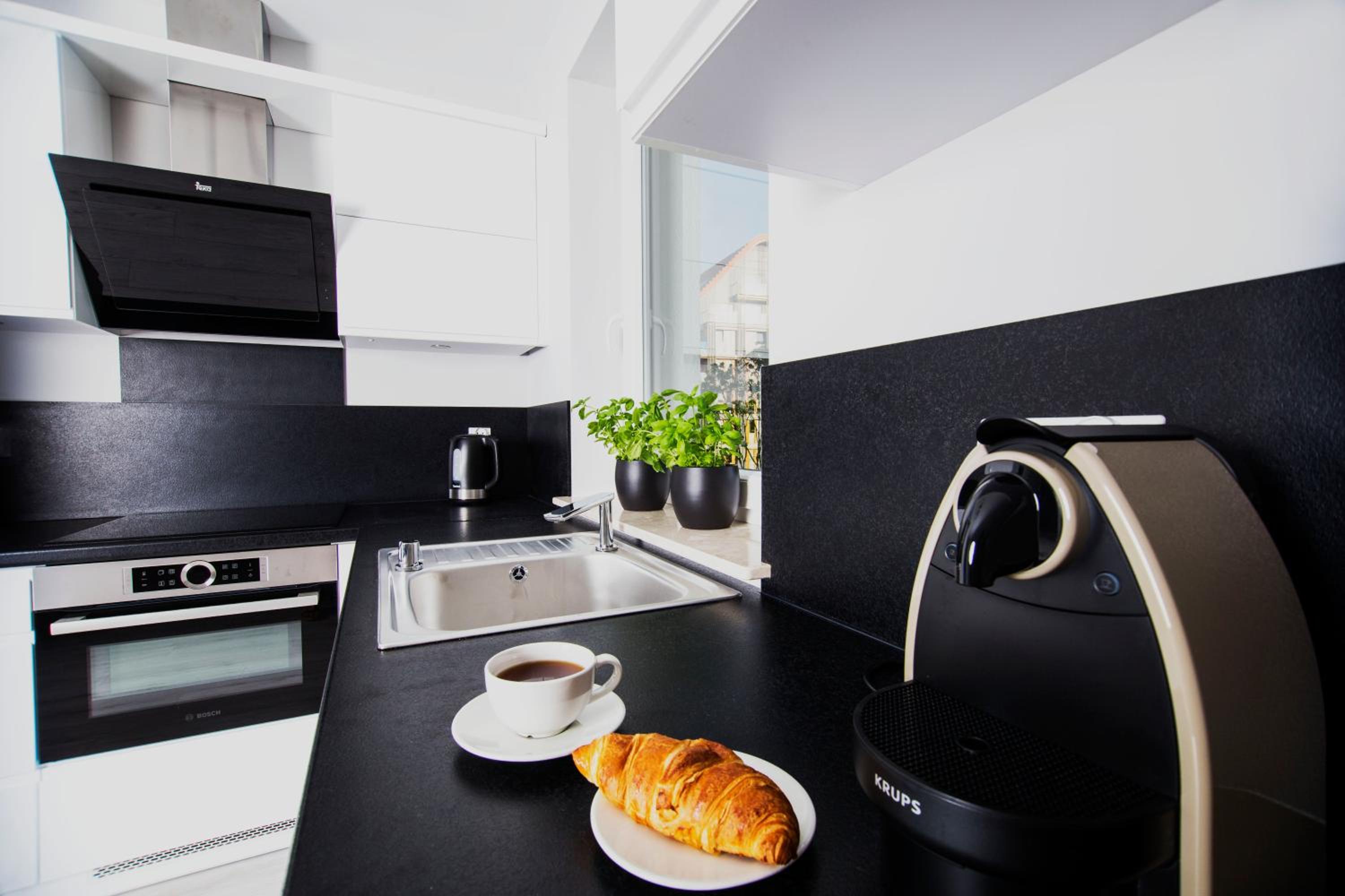 Holidays Home Apartamenty Chmielna view 5