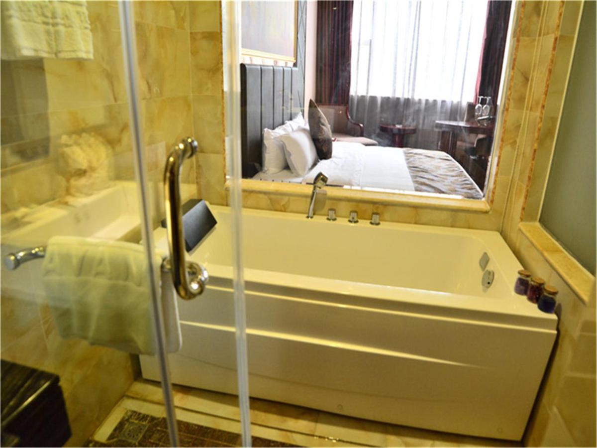 Jacuzzi
