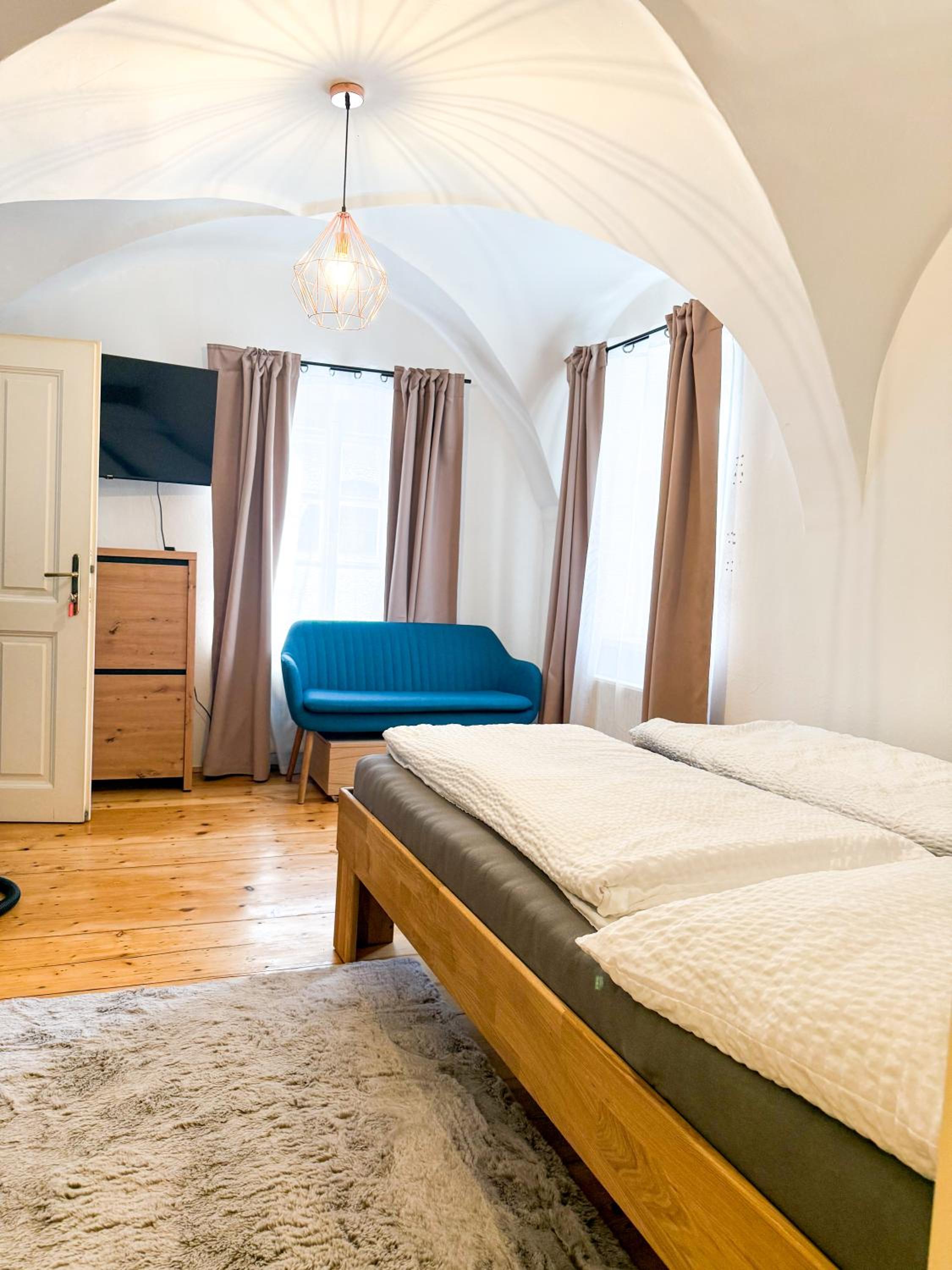 Danube Holiday Homes Studio - Top 2