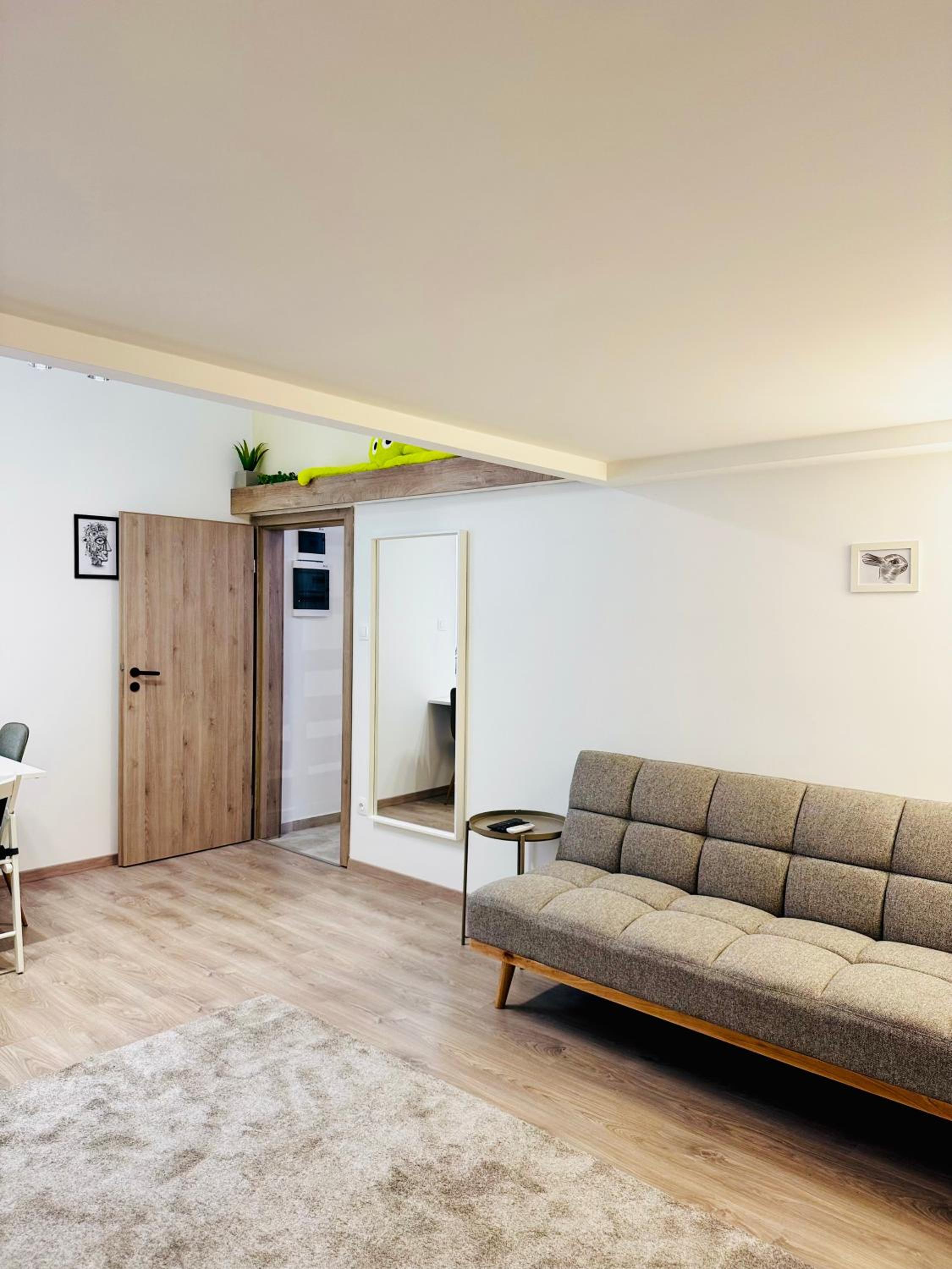 The Velvet Residence With FREE PARKING