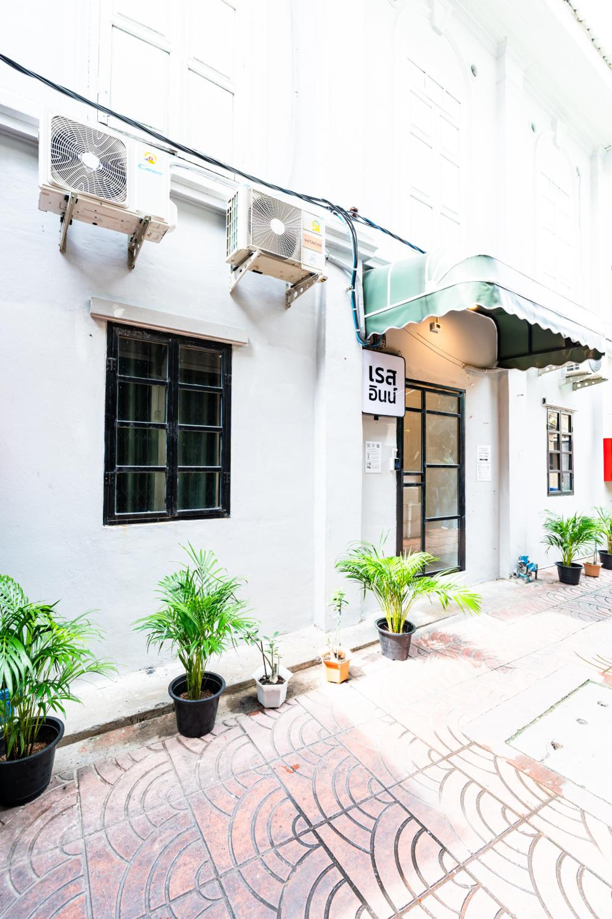 Rest Inn Yaowarat เรสอินน์ เยาวราช