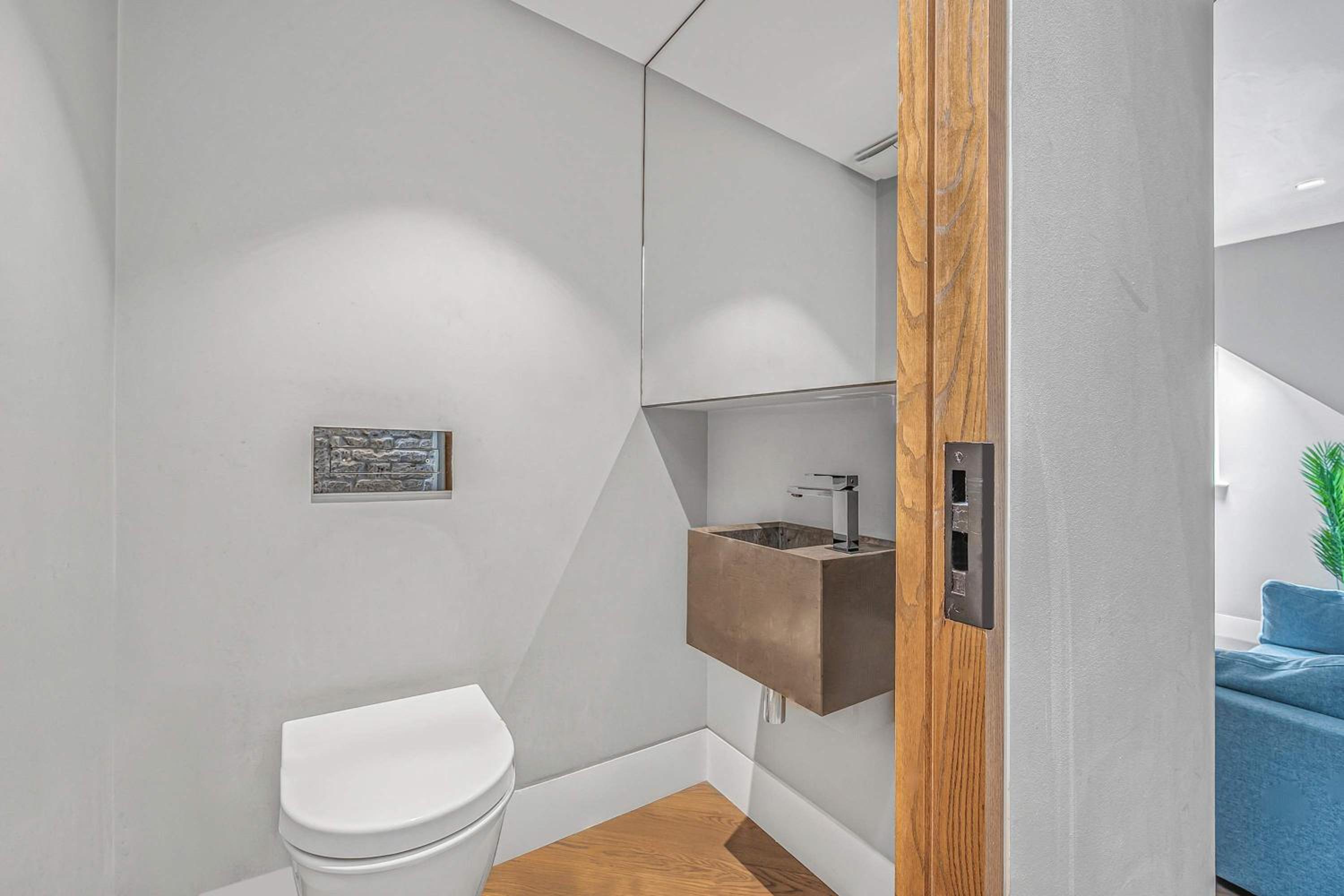 Luxury 1-bed Penthouse with AC by Carnaby Street