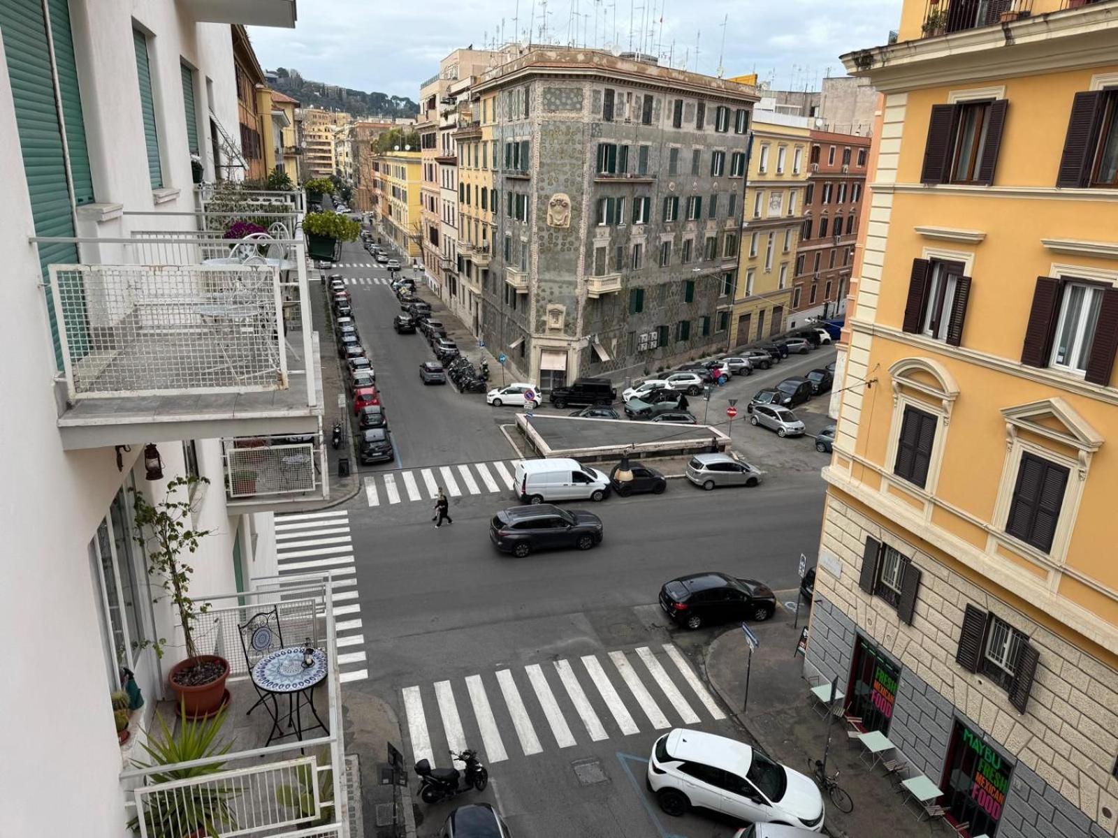 C D Candia Apartment