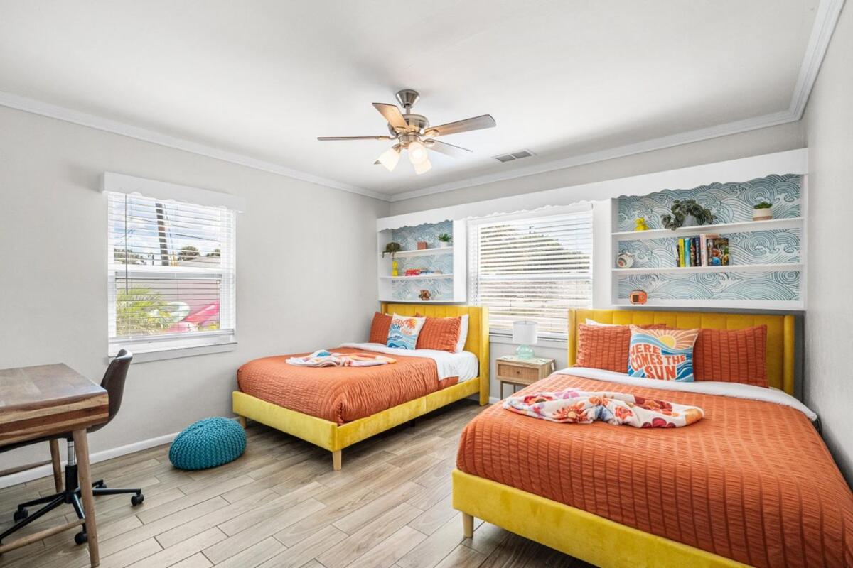 Tropical Disco, Luxury, Top 5 percent of Homes, Guest Favorite, Heated Pool, Mins to St Pete Beach