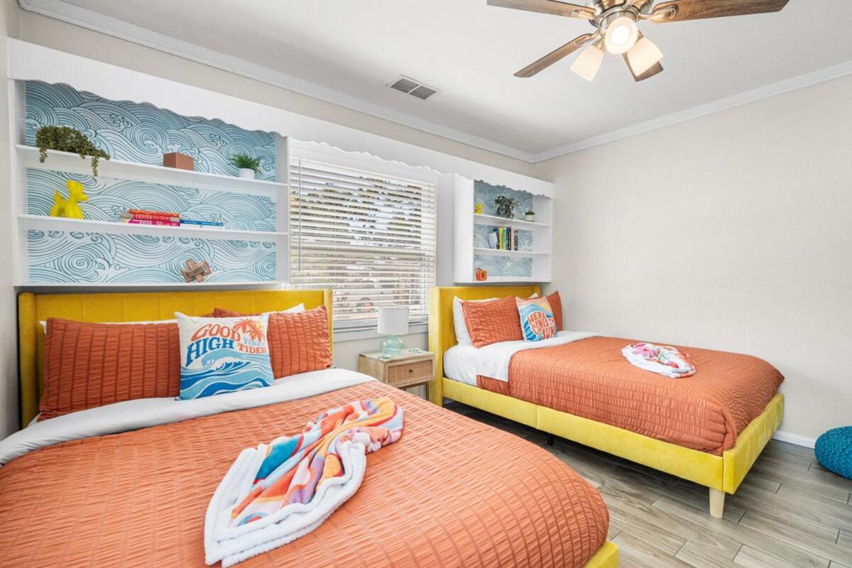 Tropical Disco, Luxury, Top 5 percent of Homes, Guest Favorite, Heated Pool, Mins to St Pete Beach