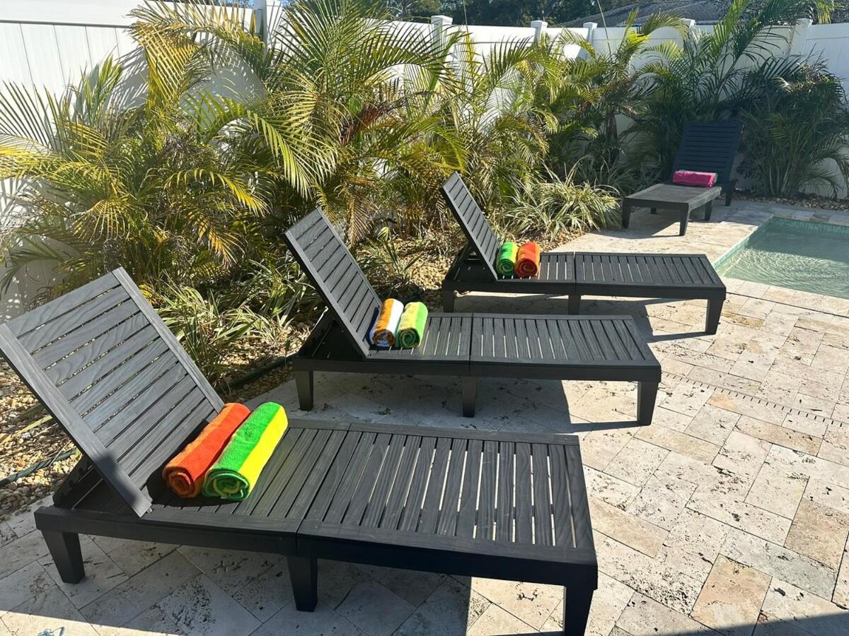 Tropical Disco, Luxury, Top 5 percent of Homes, Guest Favorite, Heated Pool, Mins to St Pete Beach