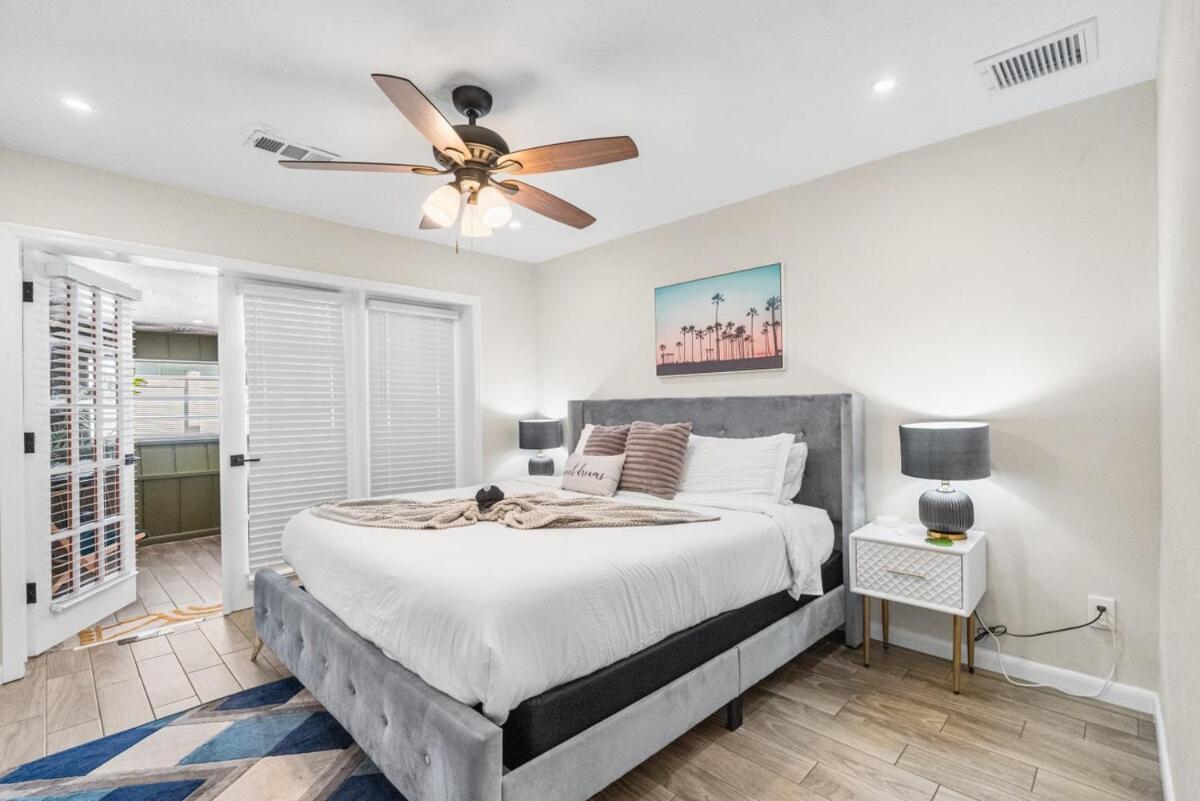 Tropical Disco, Luxury, Top 5 percent of Homes, Guest Favorite, Heated Pool, Mins to St Pete Beach