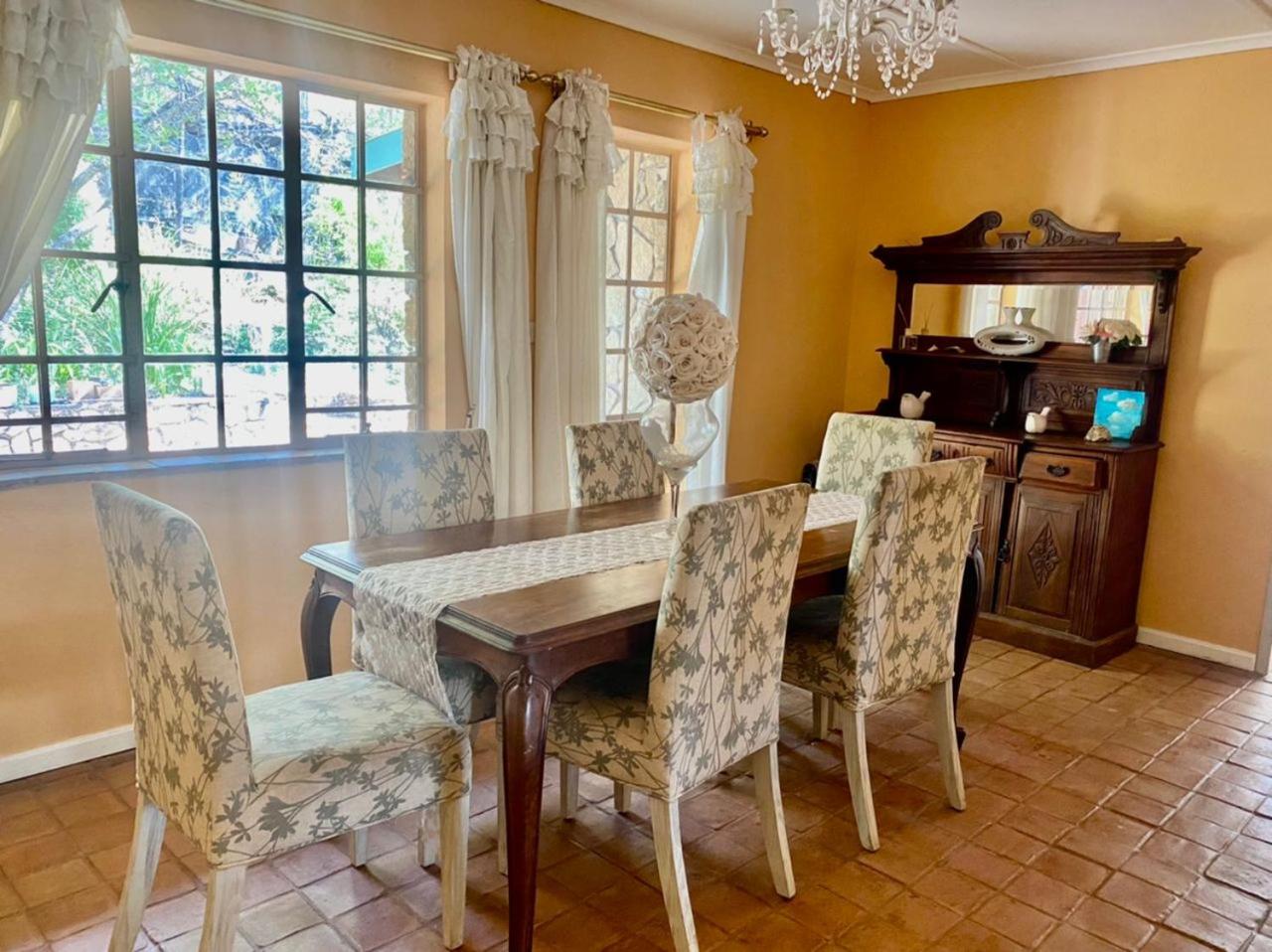 Victorian style cottage in Nyanga - 2096