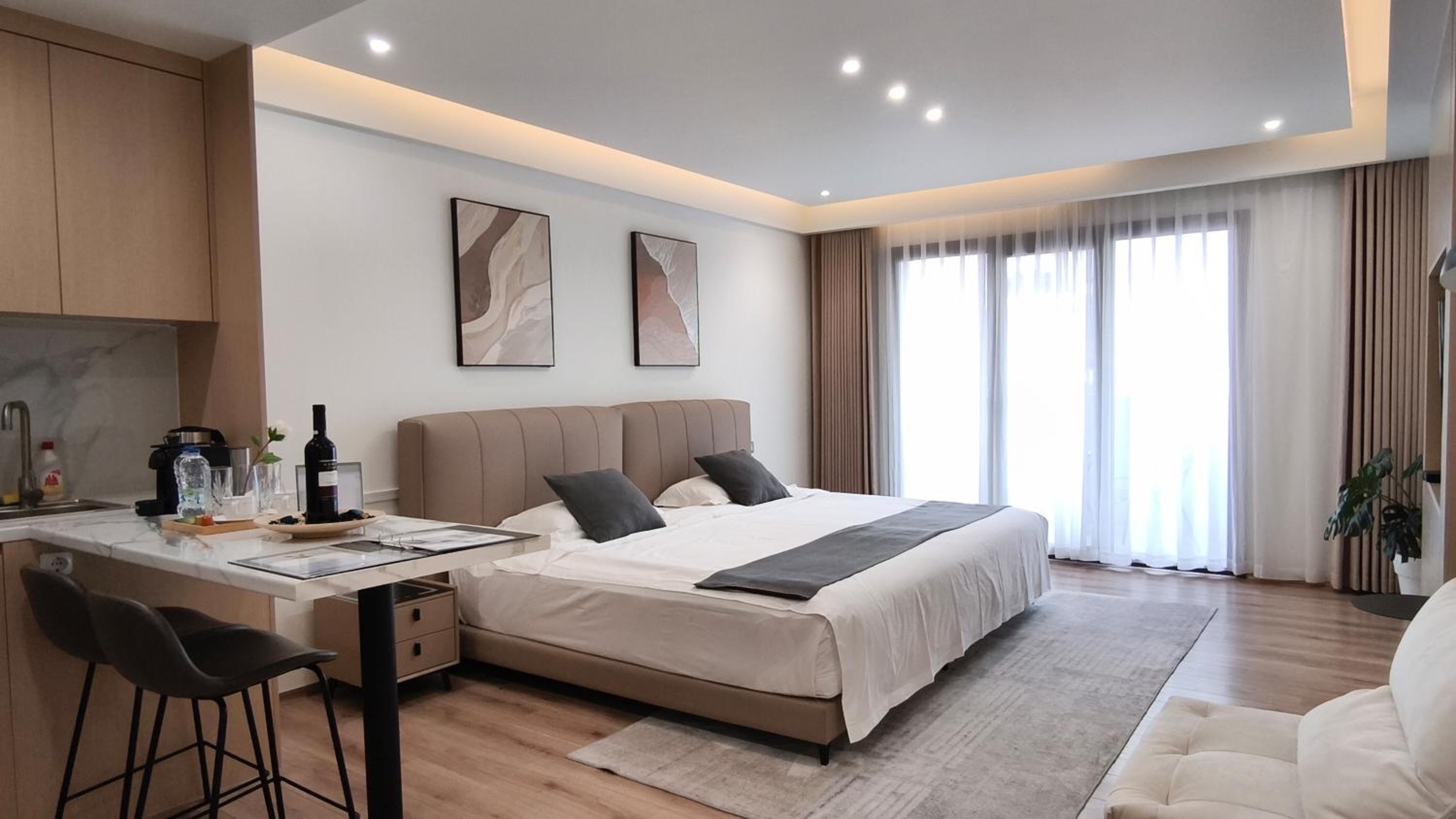 CC LUX Suites in Piraeus Port