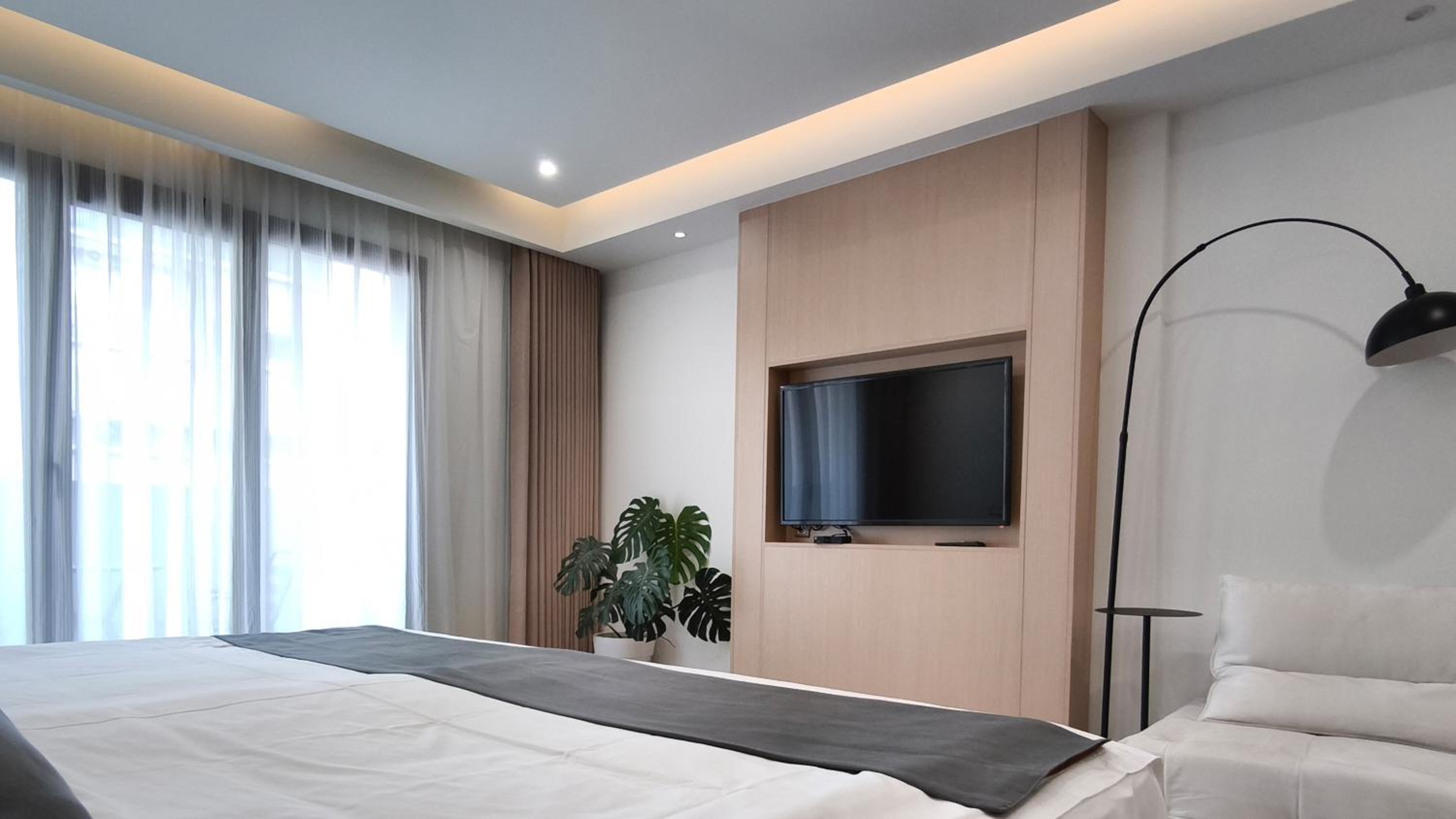 CC LUX Suites in Piraeus Port
